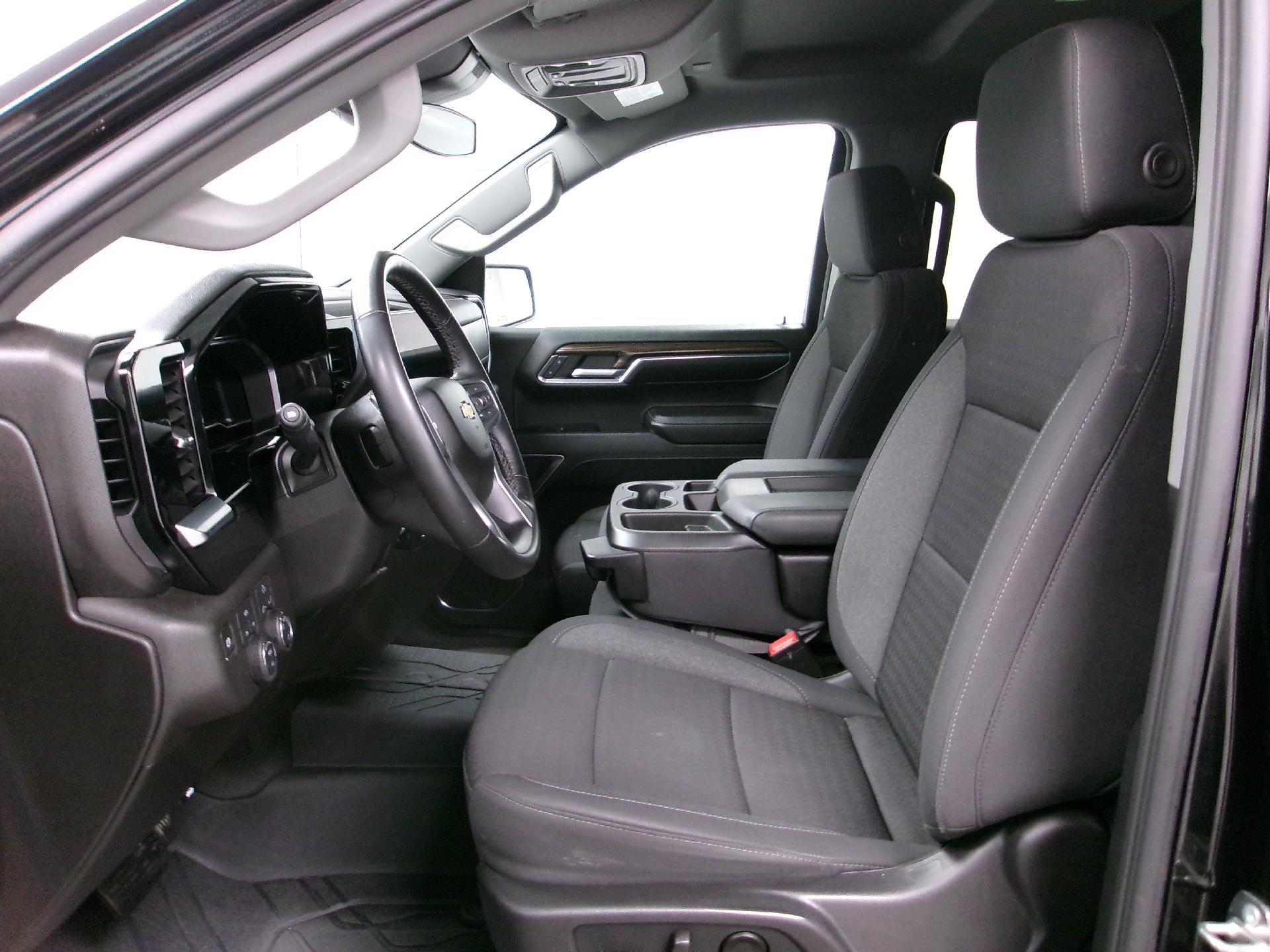 2024 Chevrolet Silverado 1500 Double Cab Standard Box 4-Wheel Drive LT 1LT