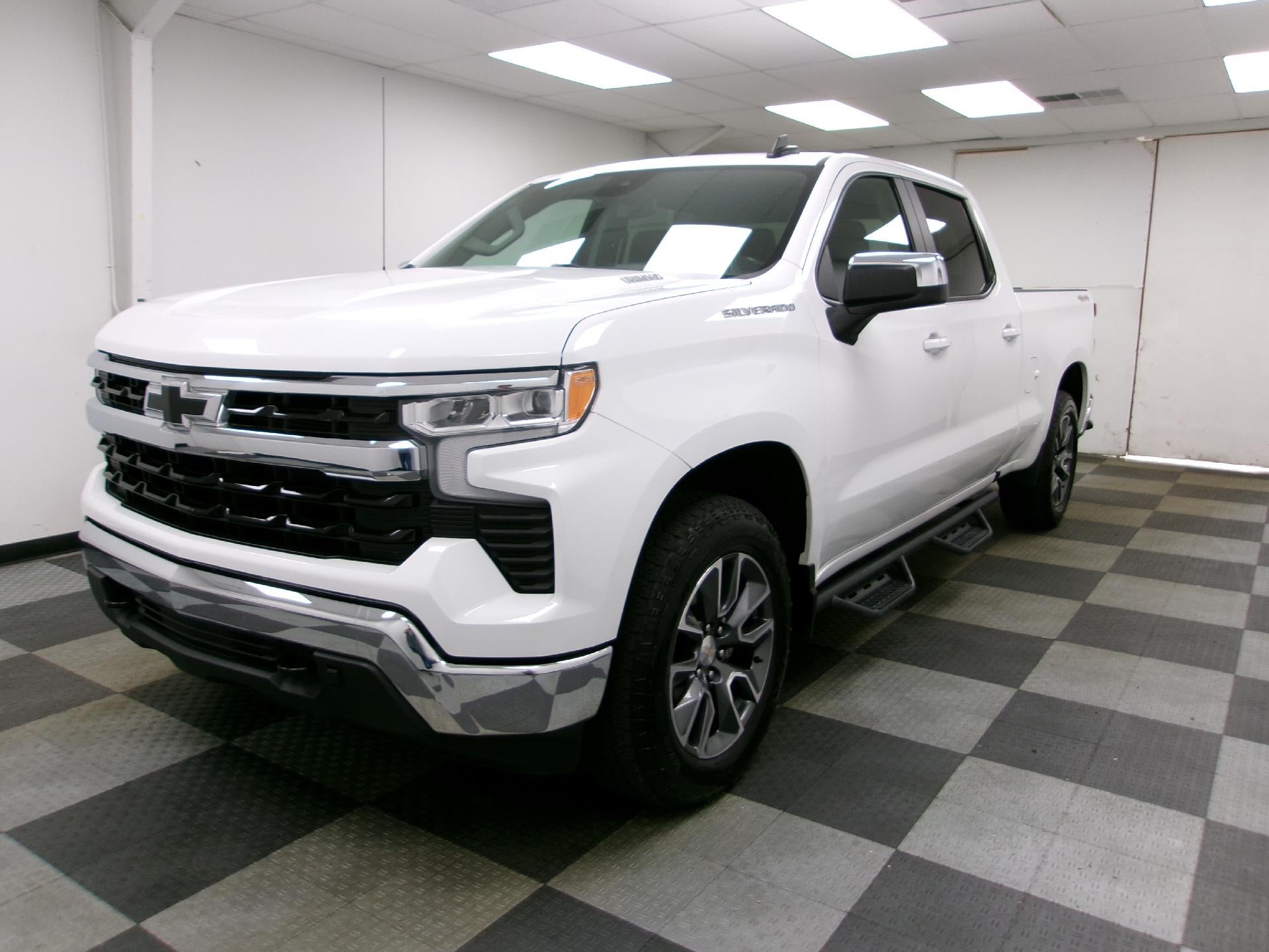 2024 Chevrolet Silverado 1500 Crew Cab Standard Box 4-Wheel Drive LT