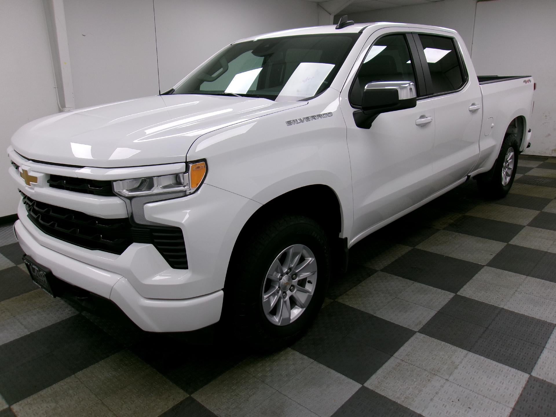 2024 Chevrolet Silverado 1500 Crew Cab Standard Box 4-Wheel Drive LT