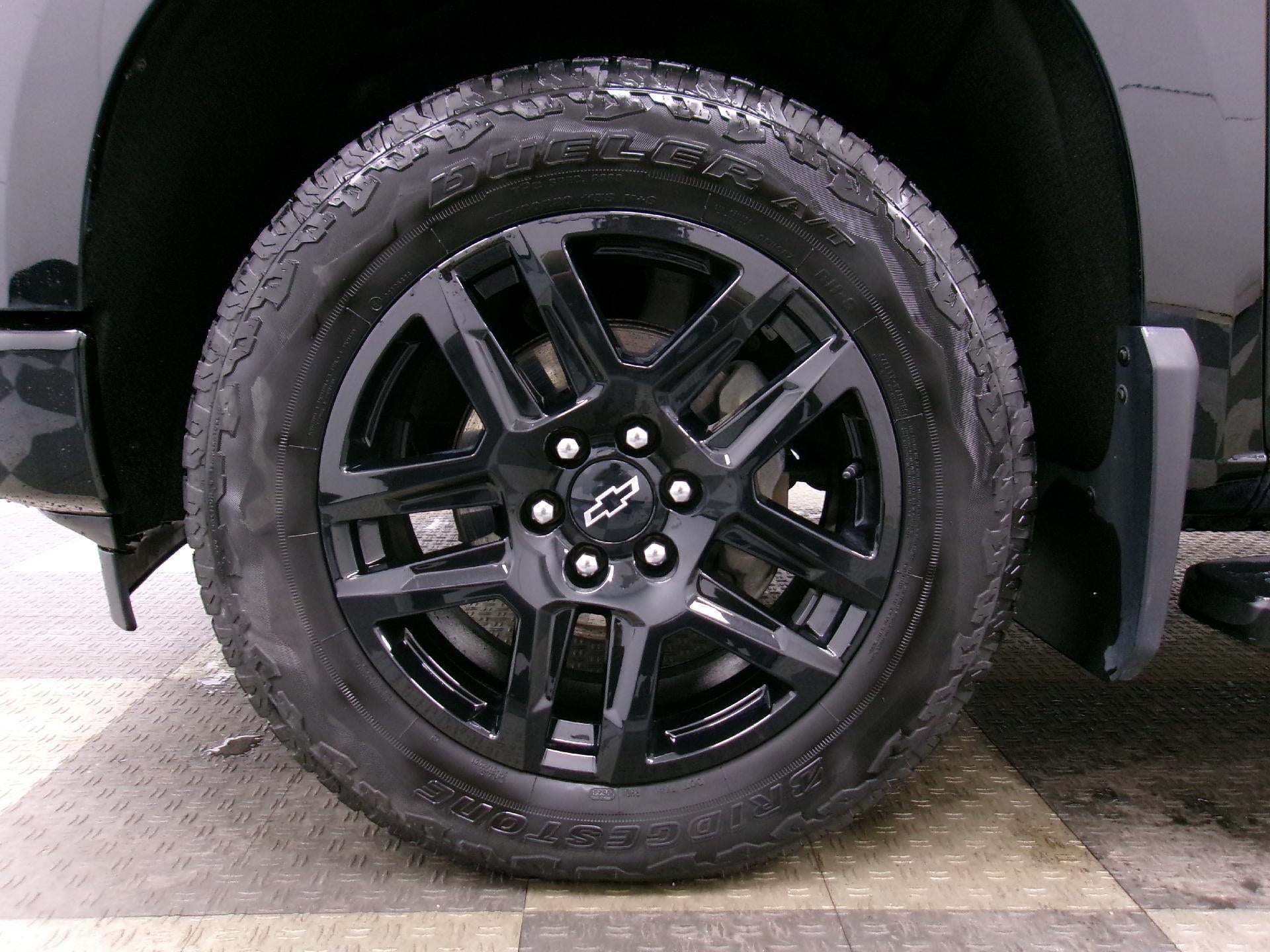 2023 Chevrolet Silverado 1500 Crew Cab Standard Box 4-Wheel Drive RST