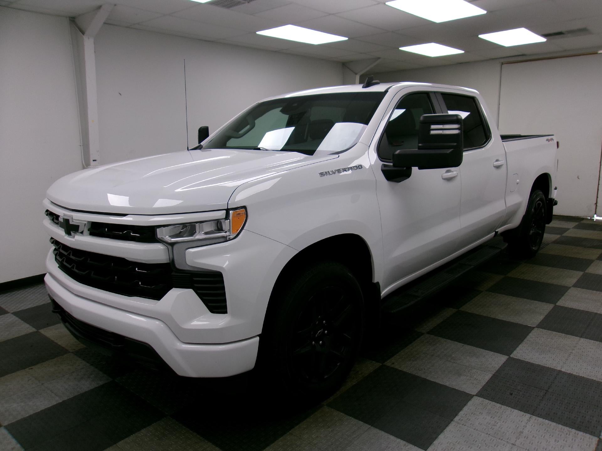 2023 Chevrolet Silverado 1500 Crew Cab Standard Box 4-Wheel Drive RST