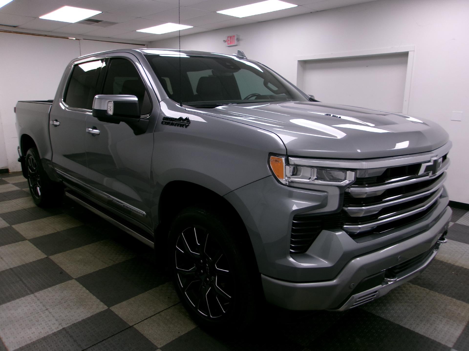 2023 Chevrolet Silverado 1500 Crew Cab Short Box 4-Wheel Drive High Country
