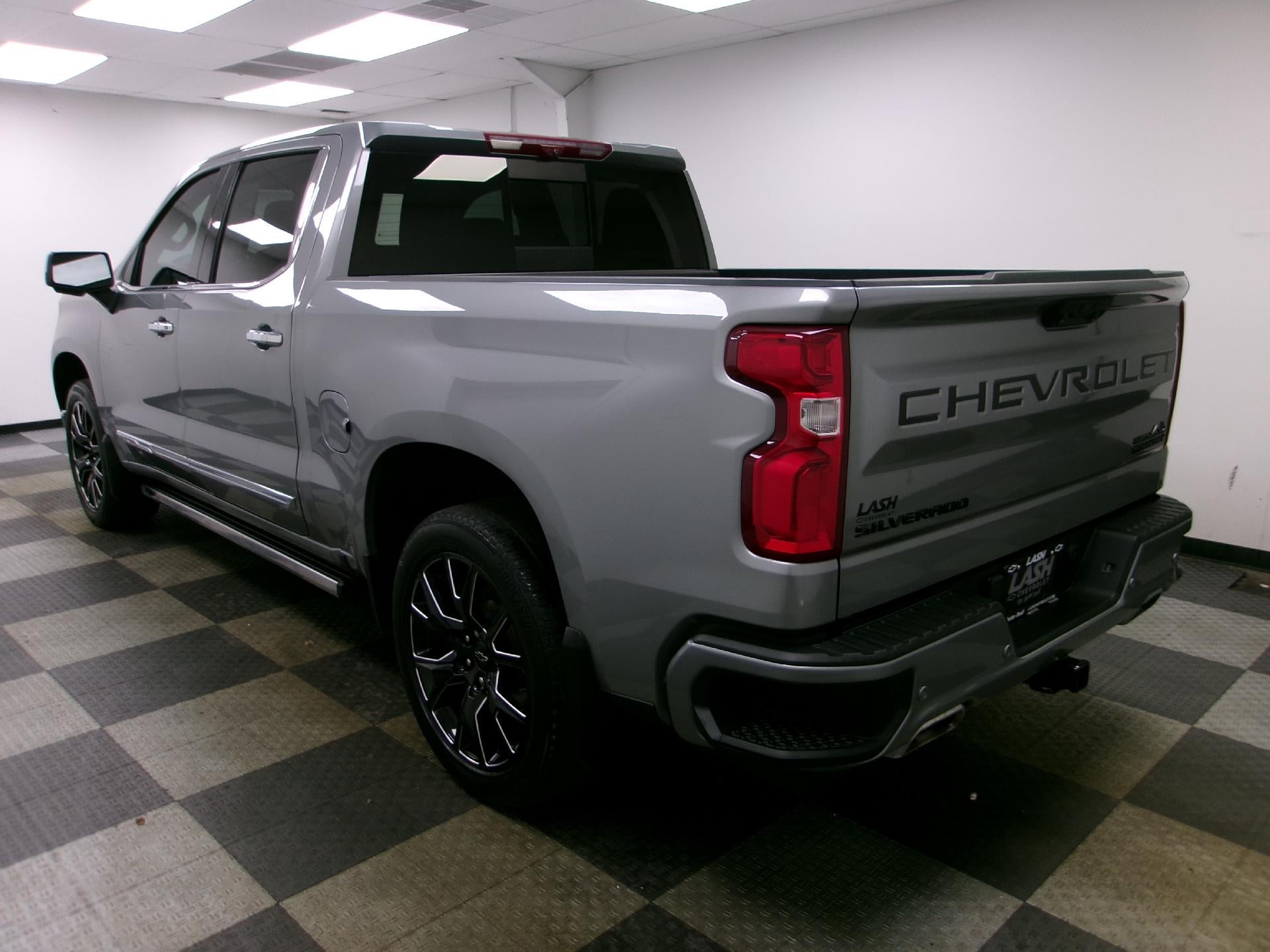 2023 Chevrolet Silverado 1500 Crew Cab Short Box 4-Wheel Drive High Country