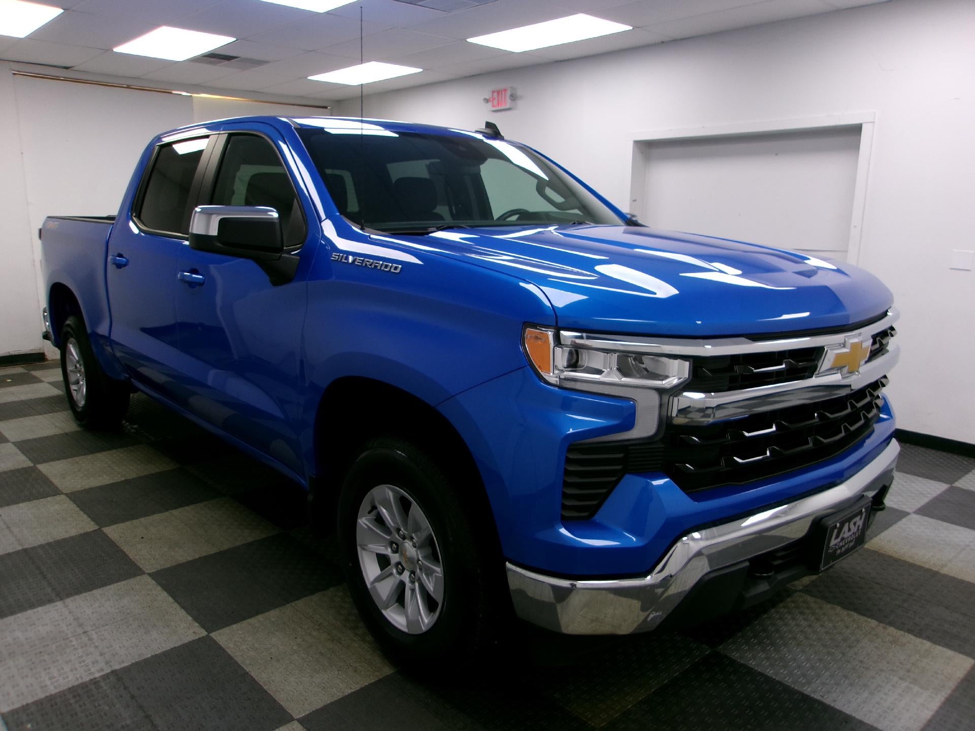 2025 Chevrolet Silverado 1500 Crew Cab Short Box 4-Wheel Drive LT 1LT