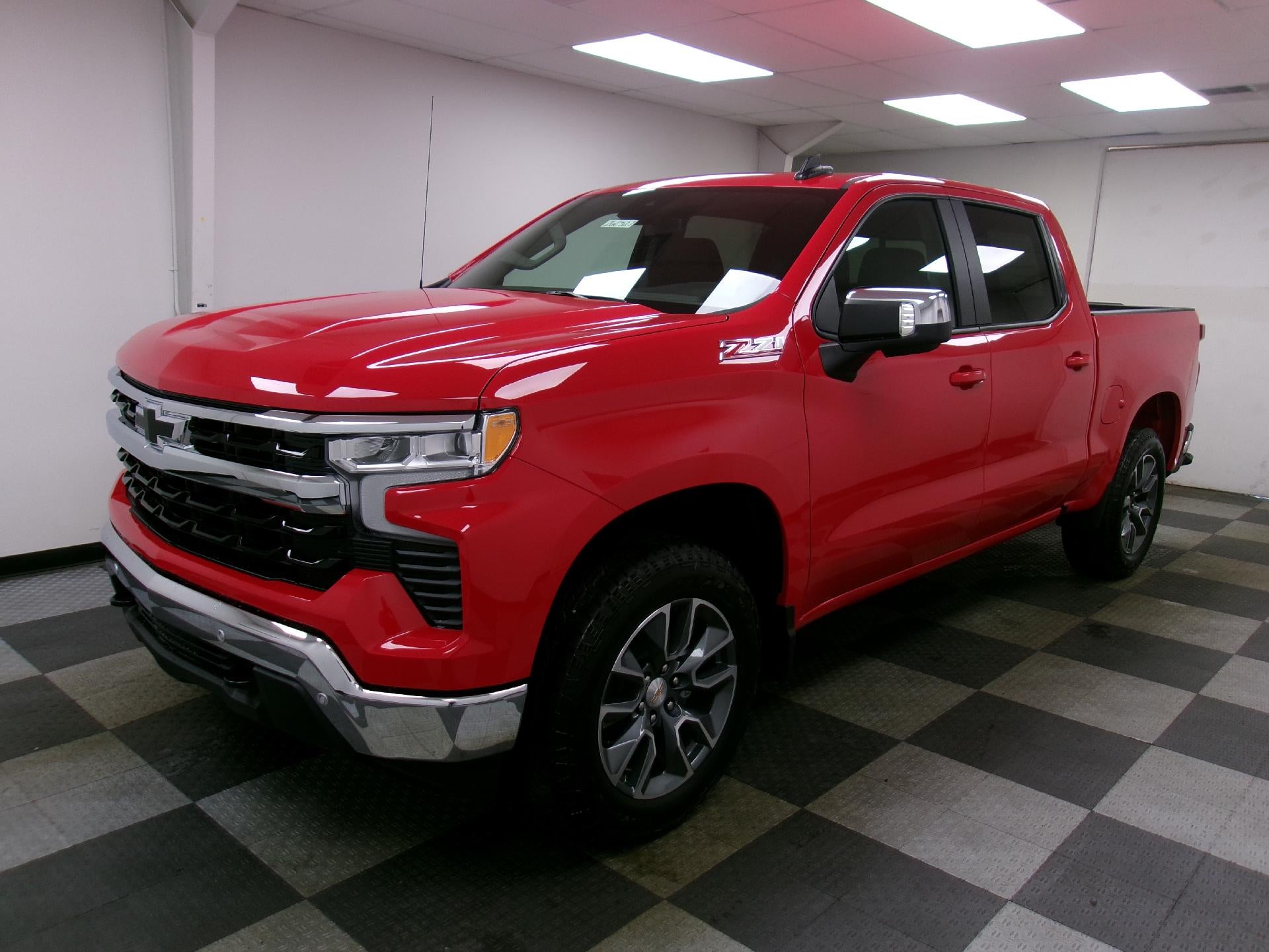 2026 Chevrolet Silverado 1500 Crew Cab Short Box 4-Wheel Drive LT 1LT