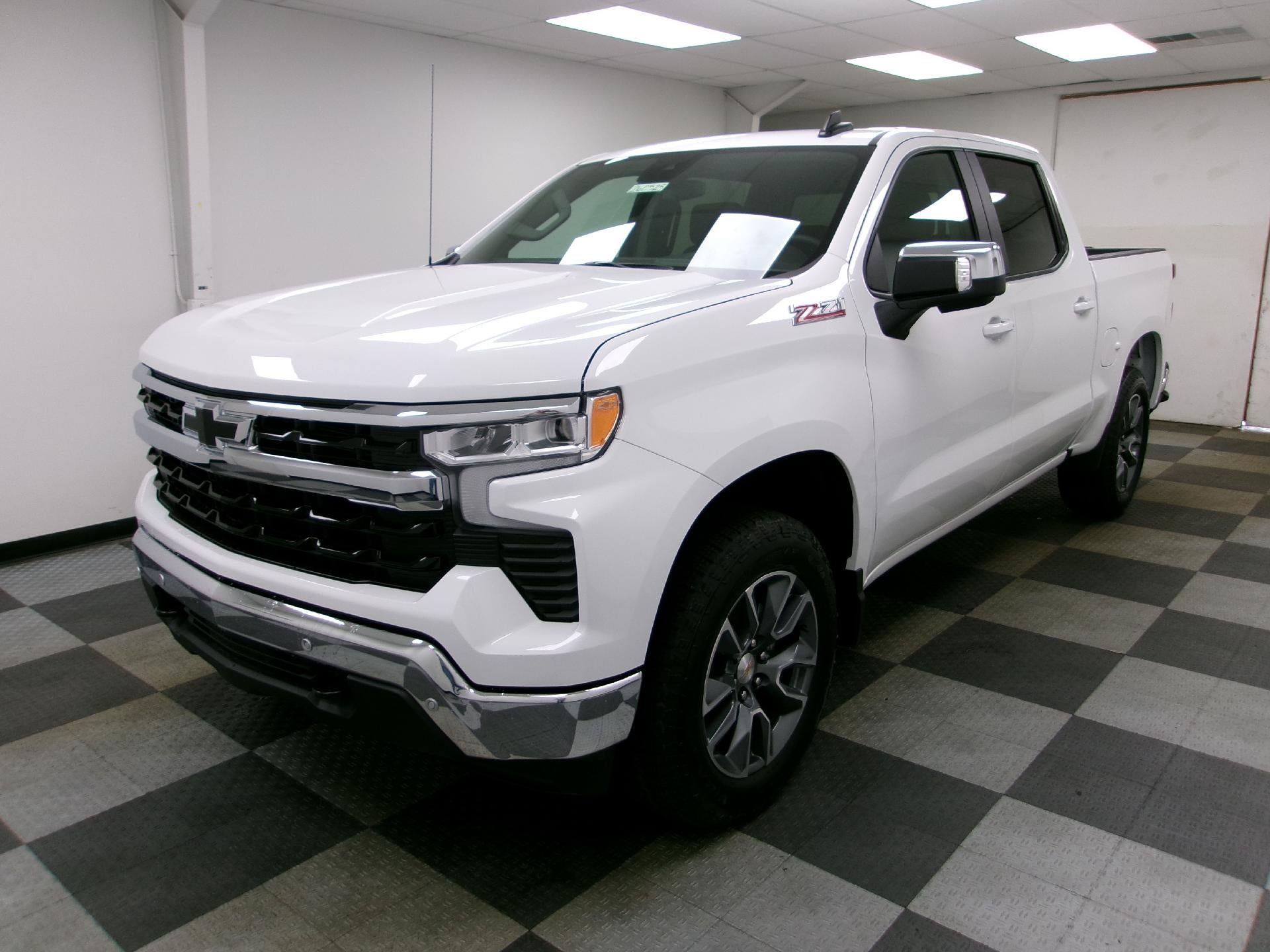2026 Chevrolet Silverado 1500 Crew Cab Short Box 4-Wheel Drive LT 1LT