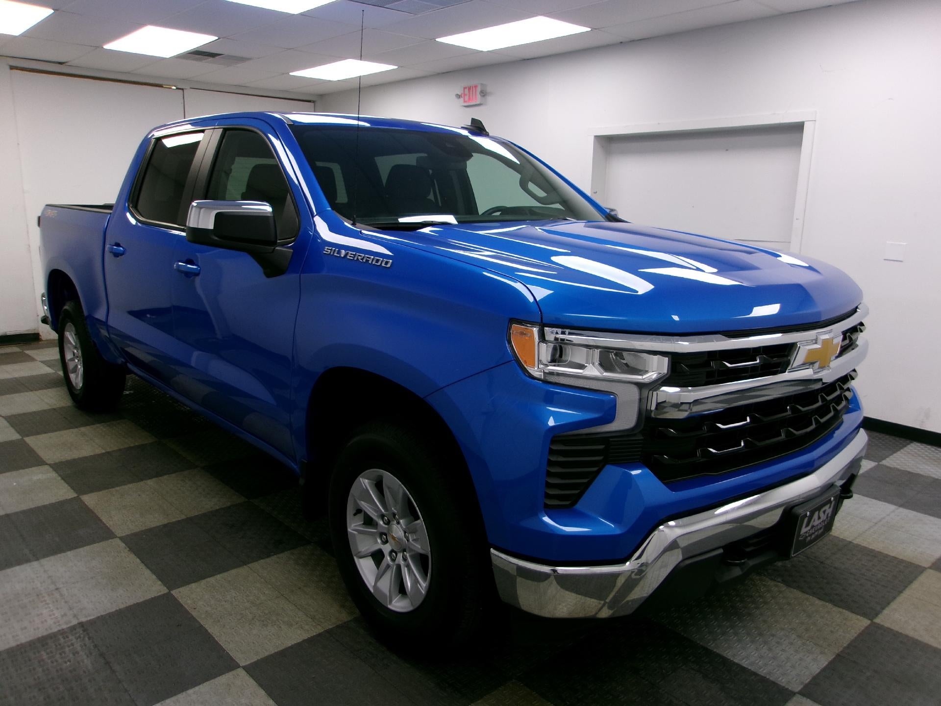 2025 Chevrolet Silverado 1500 Crew Cab Short Box 4-Wheel Drive LT 1LT