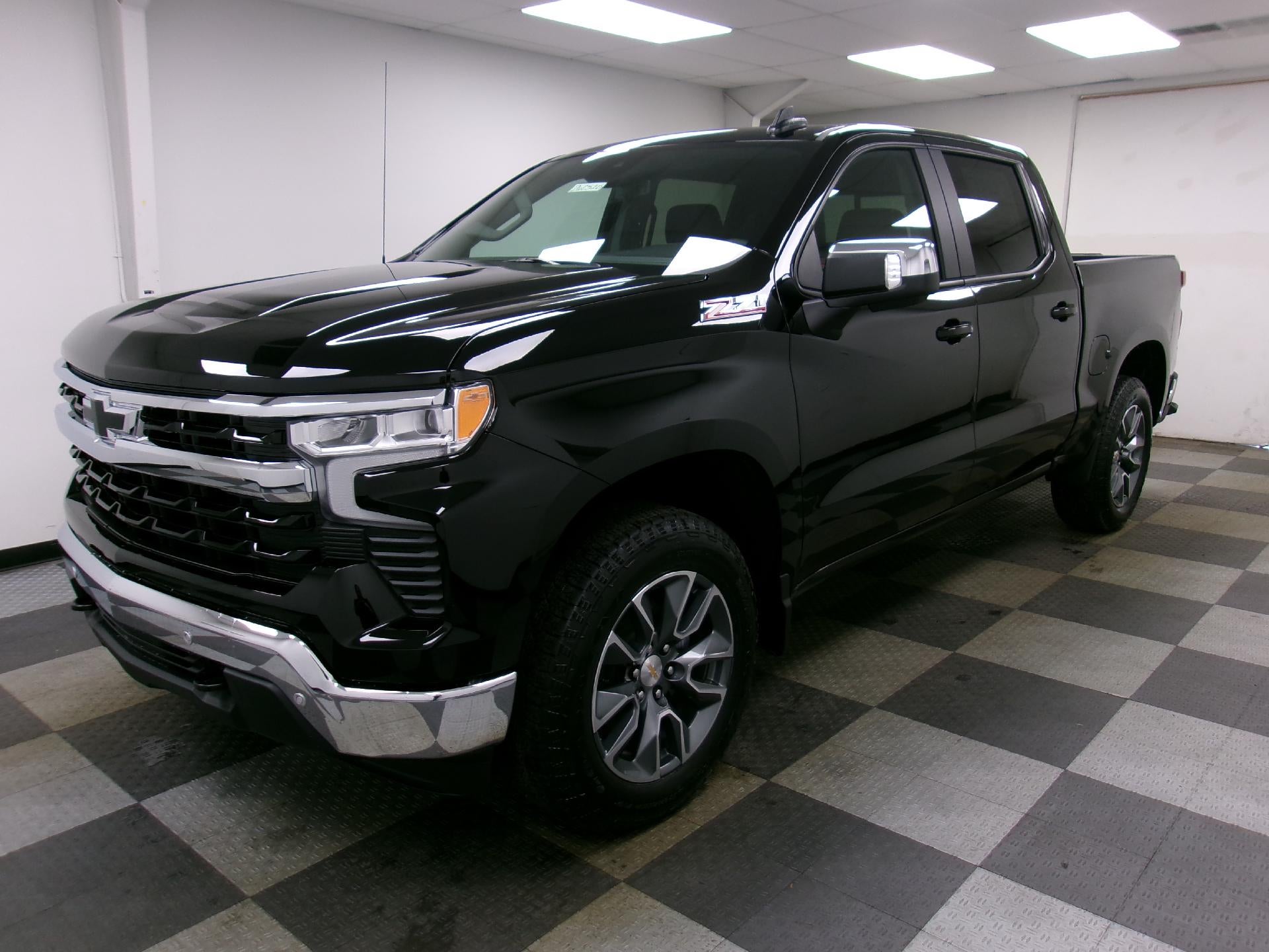 2026 Chevrolet Silverado 1500 Crew Cab Short Box 4-Wheel Drive LT 1LT