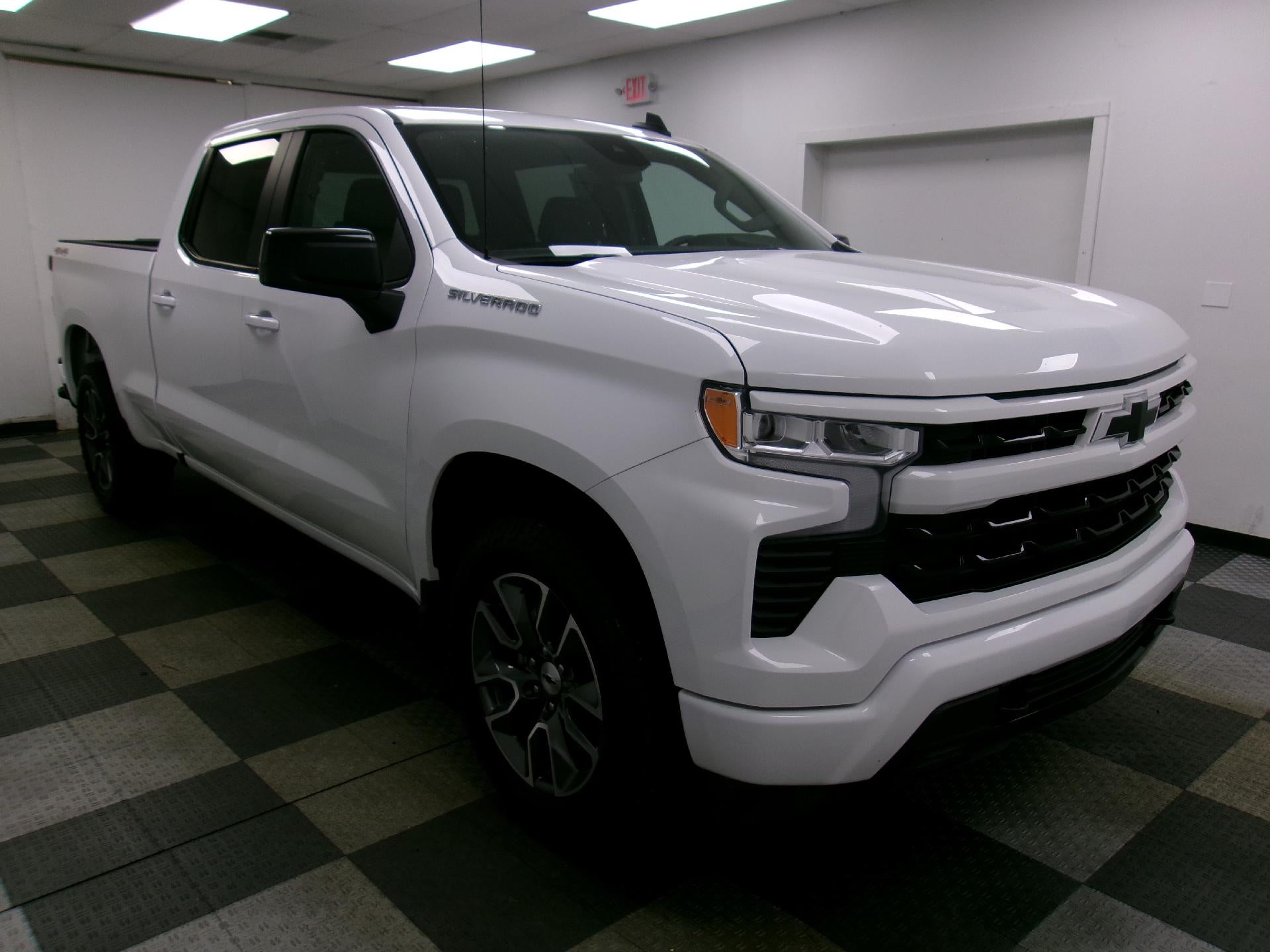 2025 Chevrolet Silverado 1500 Crew Cab Standard Box 4-Wheel Drive RST