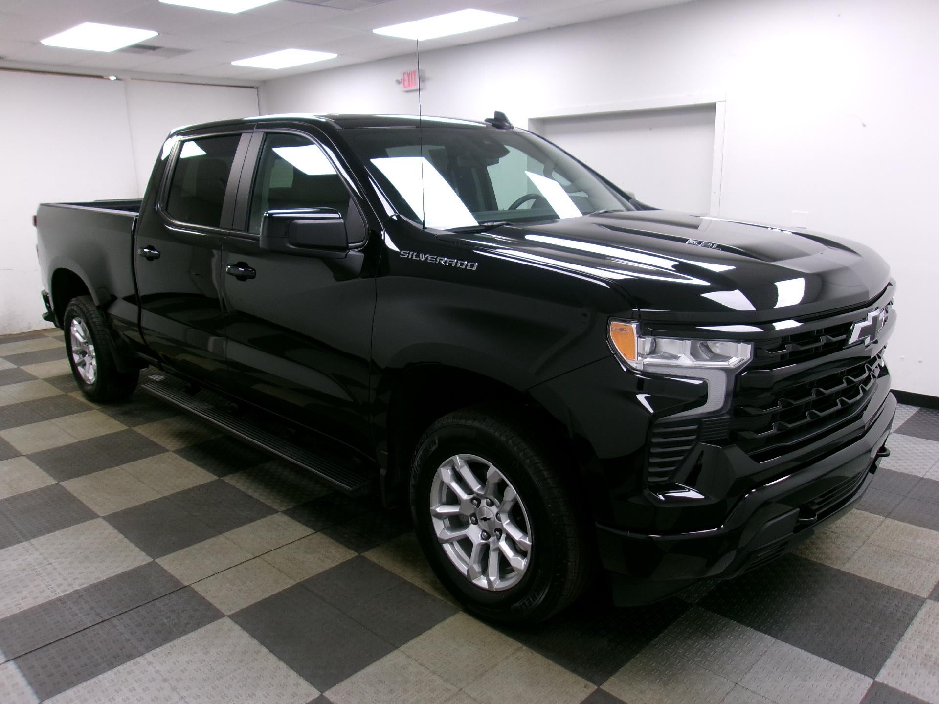 2025 Chevrolet Silverado 1500 Crew Cab Standard Box 4-Wheel Drive RST