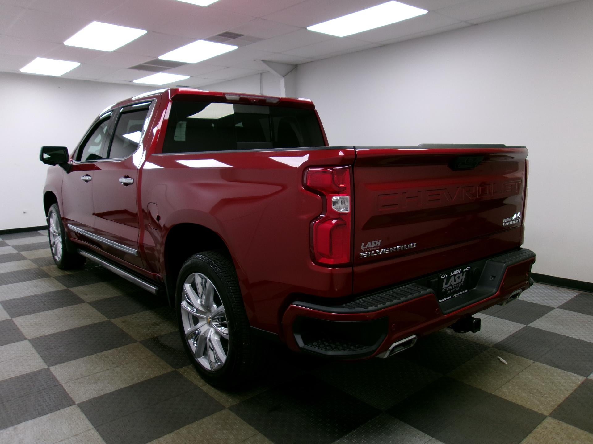 2025 Chevrolet Silverado 1500 Crew Cab Short Box 4-Wheel Drive High Country