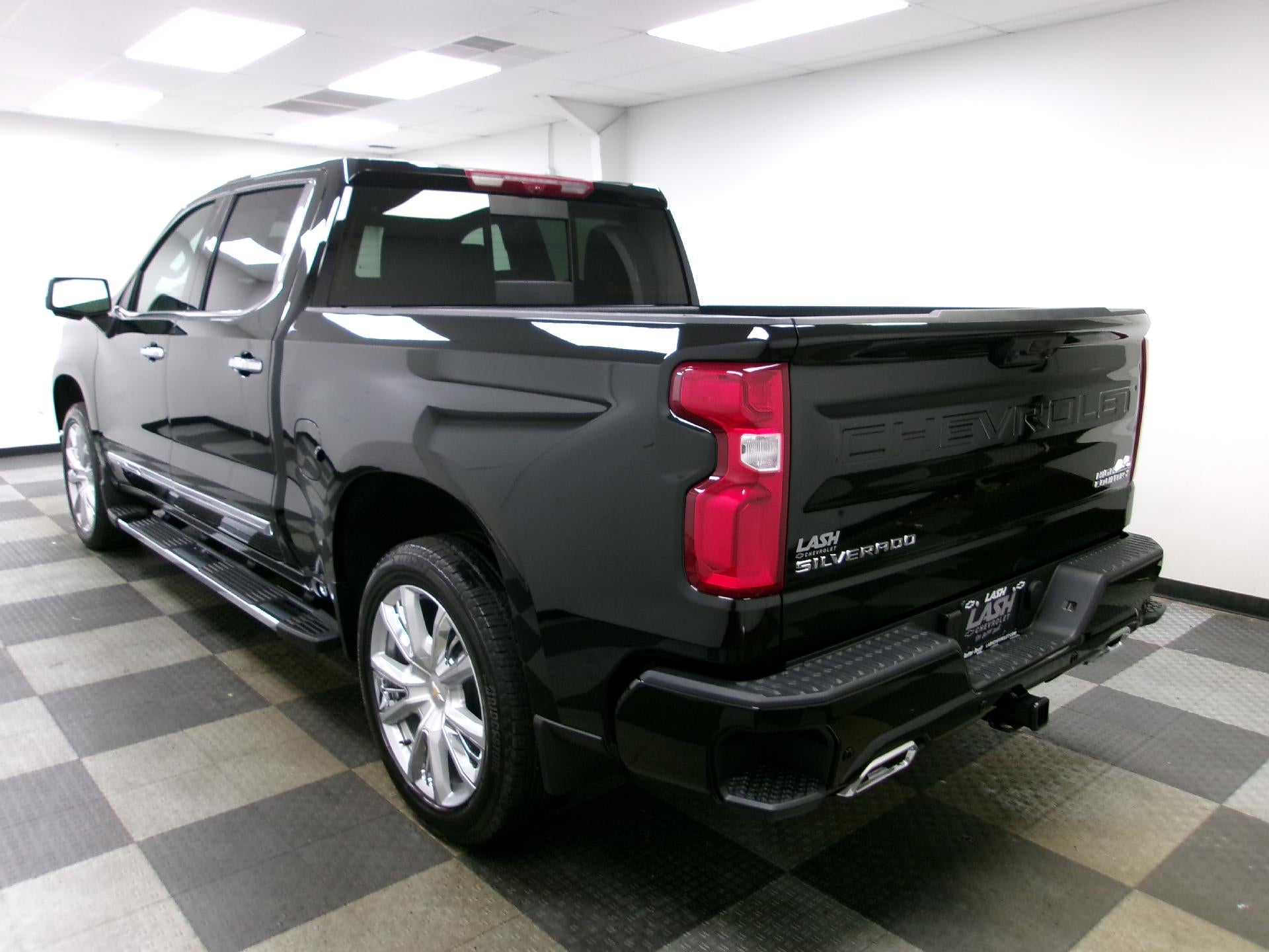 2026 Chevrolet Silverado 1500 Crew Cab Short Box 4-Wheel Drive High Country