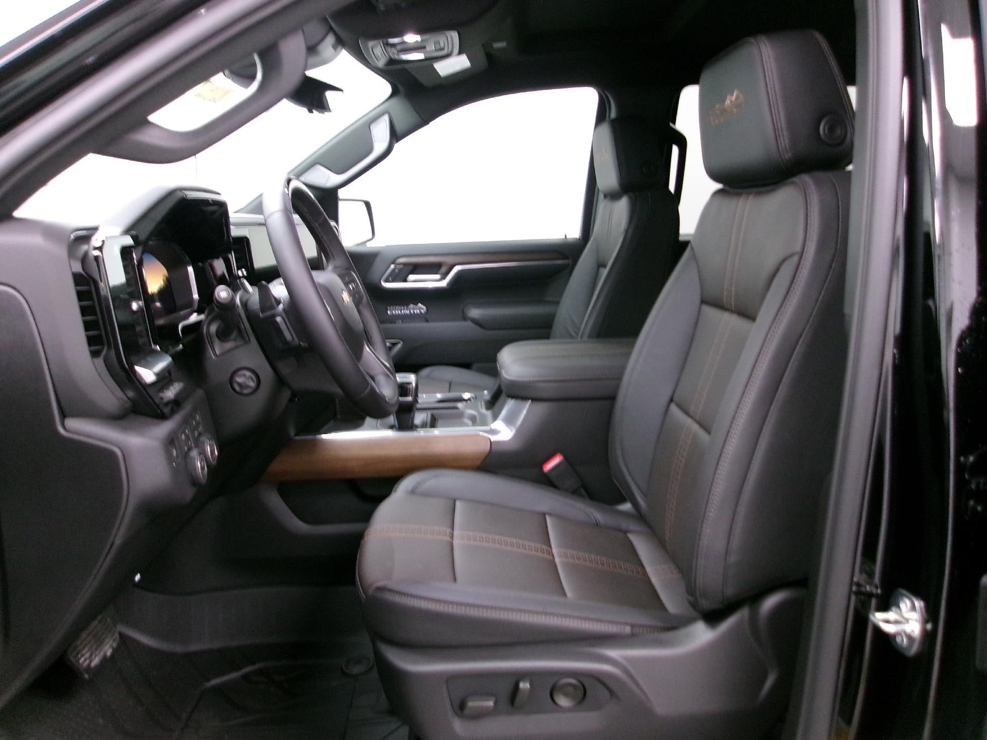 2026 Chevrolet Silverado 1500 Crew Cab Short Box 4-Wheel Drive High Country