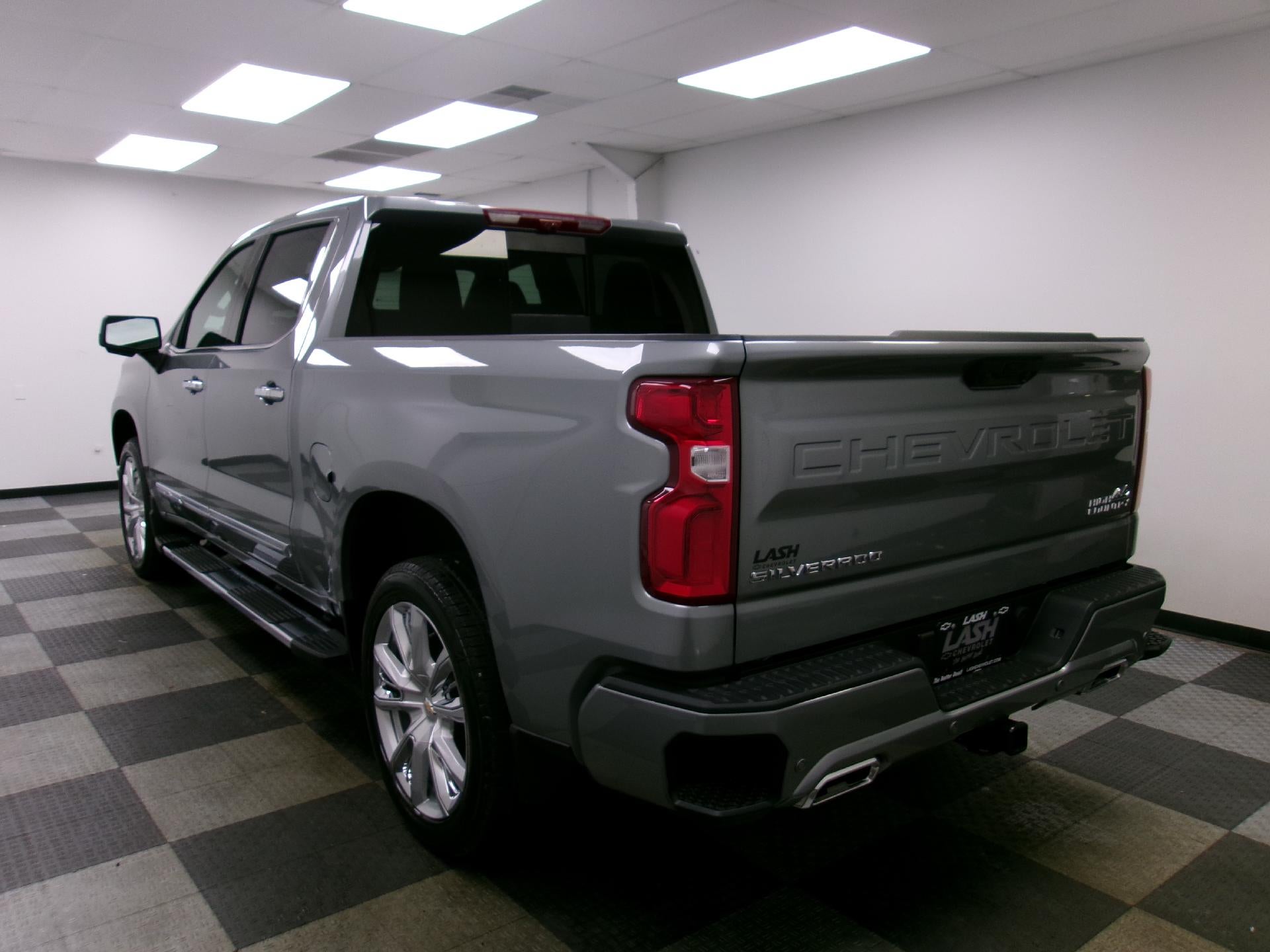 2026 Chevrolet Silverado 1500 Crew Cab Short Box 4-Wheel Drive High Country