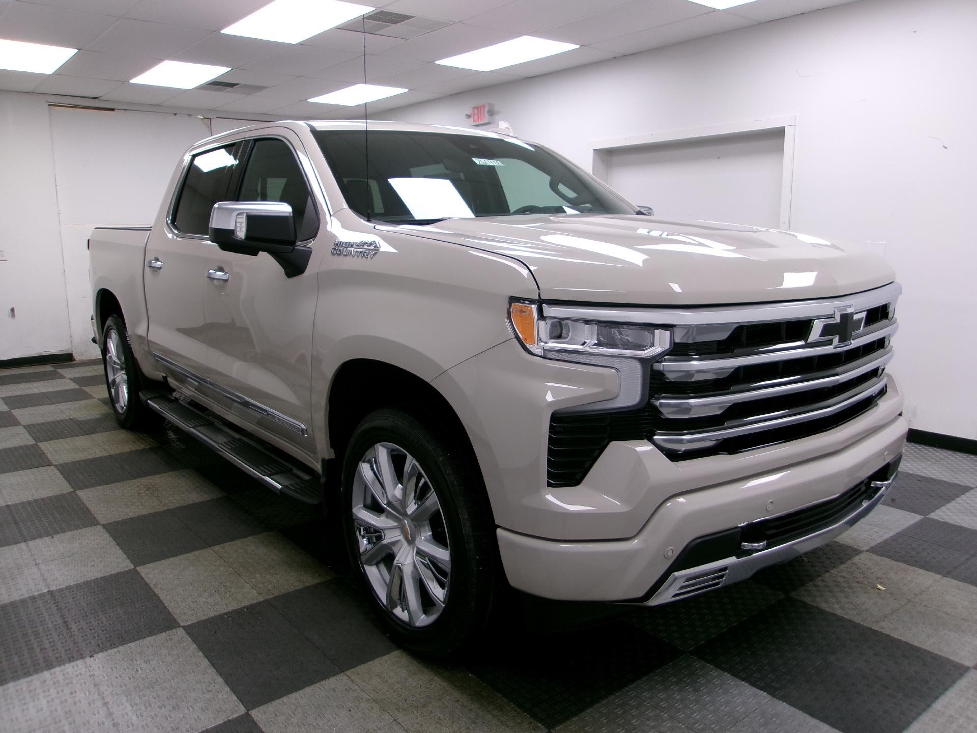2026 Chevrolet Silverado 1500 Crew Cab Short Box 4-Wheel Drive High Country