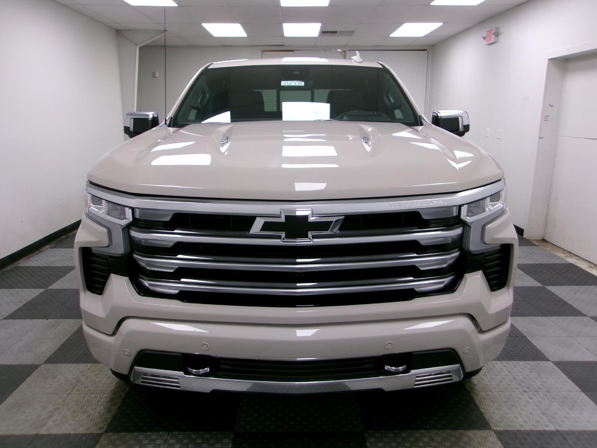 2026 Chevrolet Silverado 1500 Crew Cab Short Box 4-Wheel Drive High Country