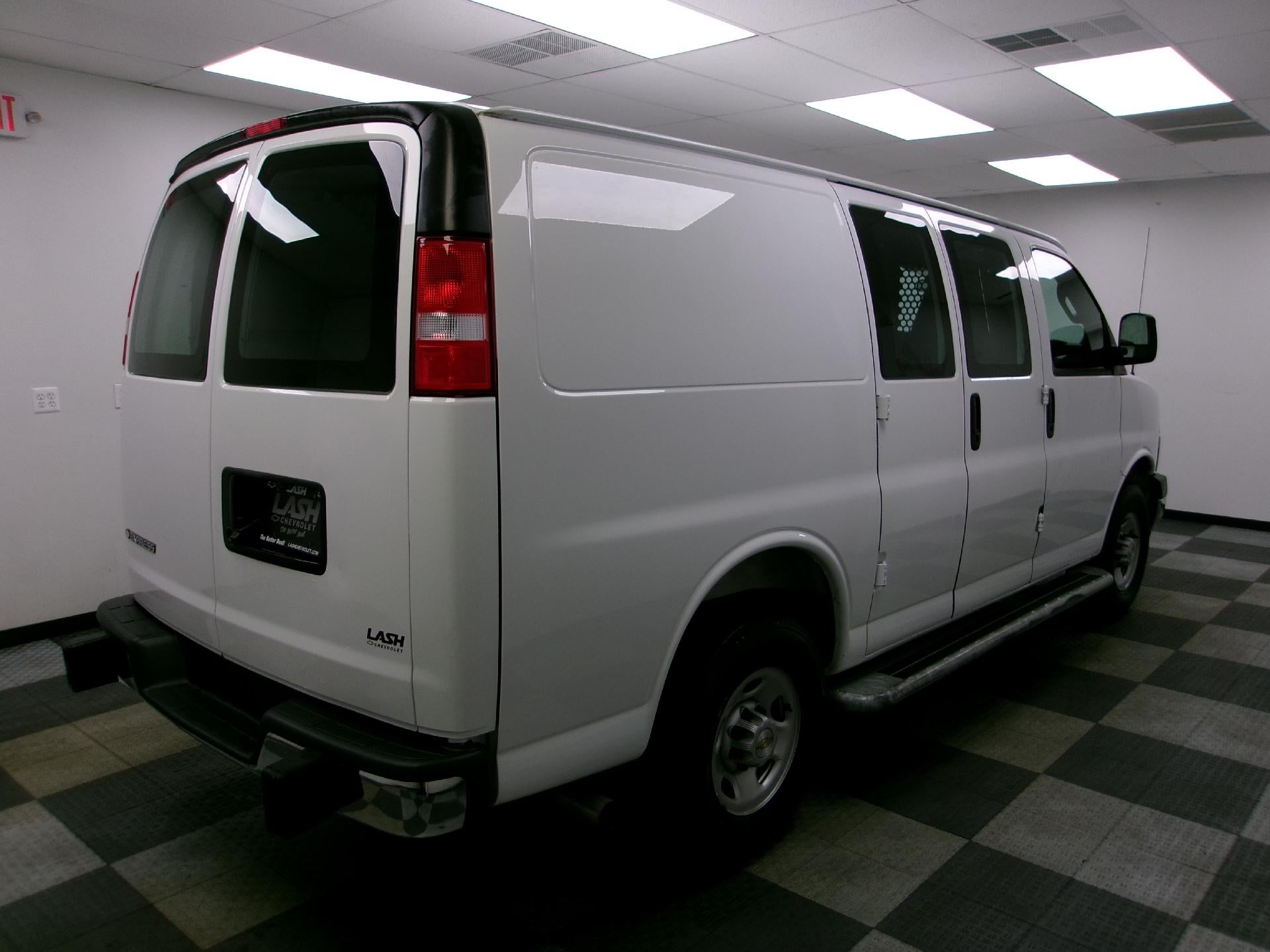 2025 Chevrolet Express Cargo 2500 Regular Wheelbase Rear-Wheel Drive