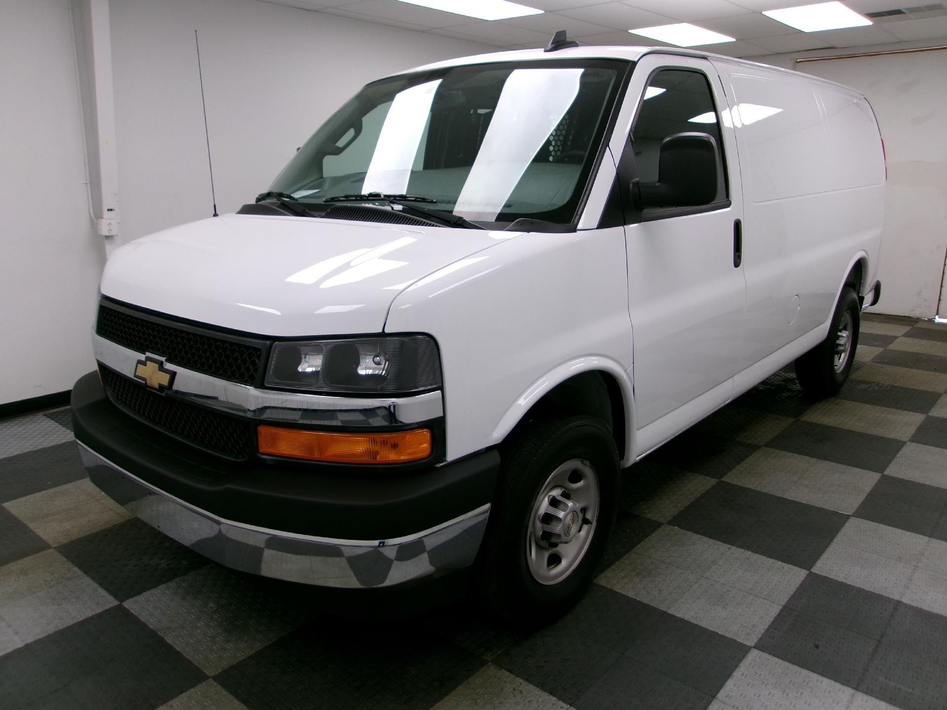 2025 Chevrolet Express Cargo 2500 Regular Wheelbase Rear-Wheel Drive