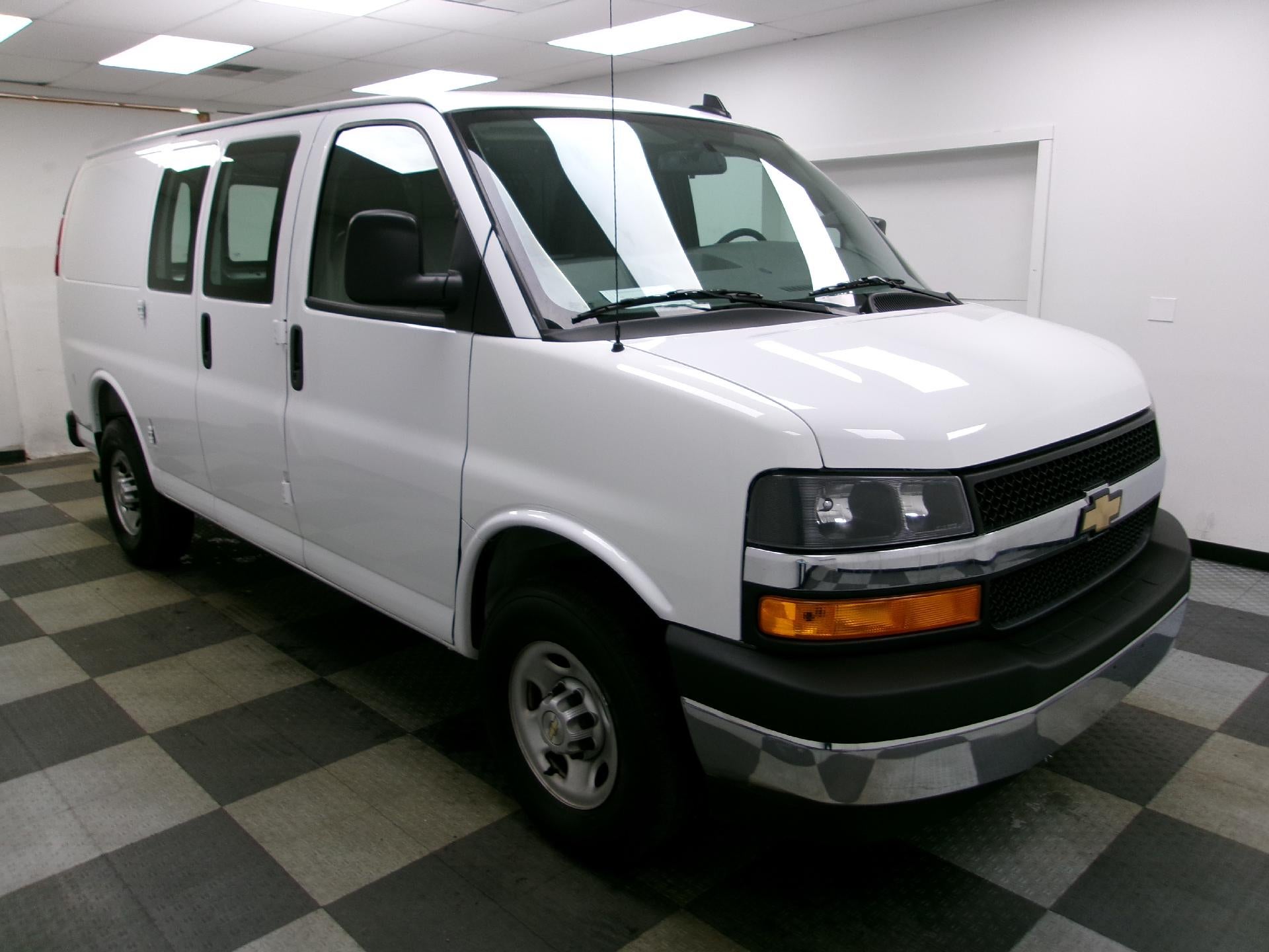 2025 Chevrolet Express Cargo 2500 Regular Wheelbase Rear-Wheel Drive