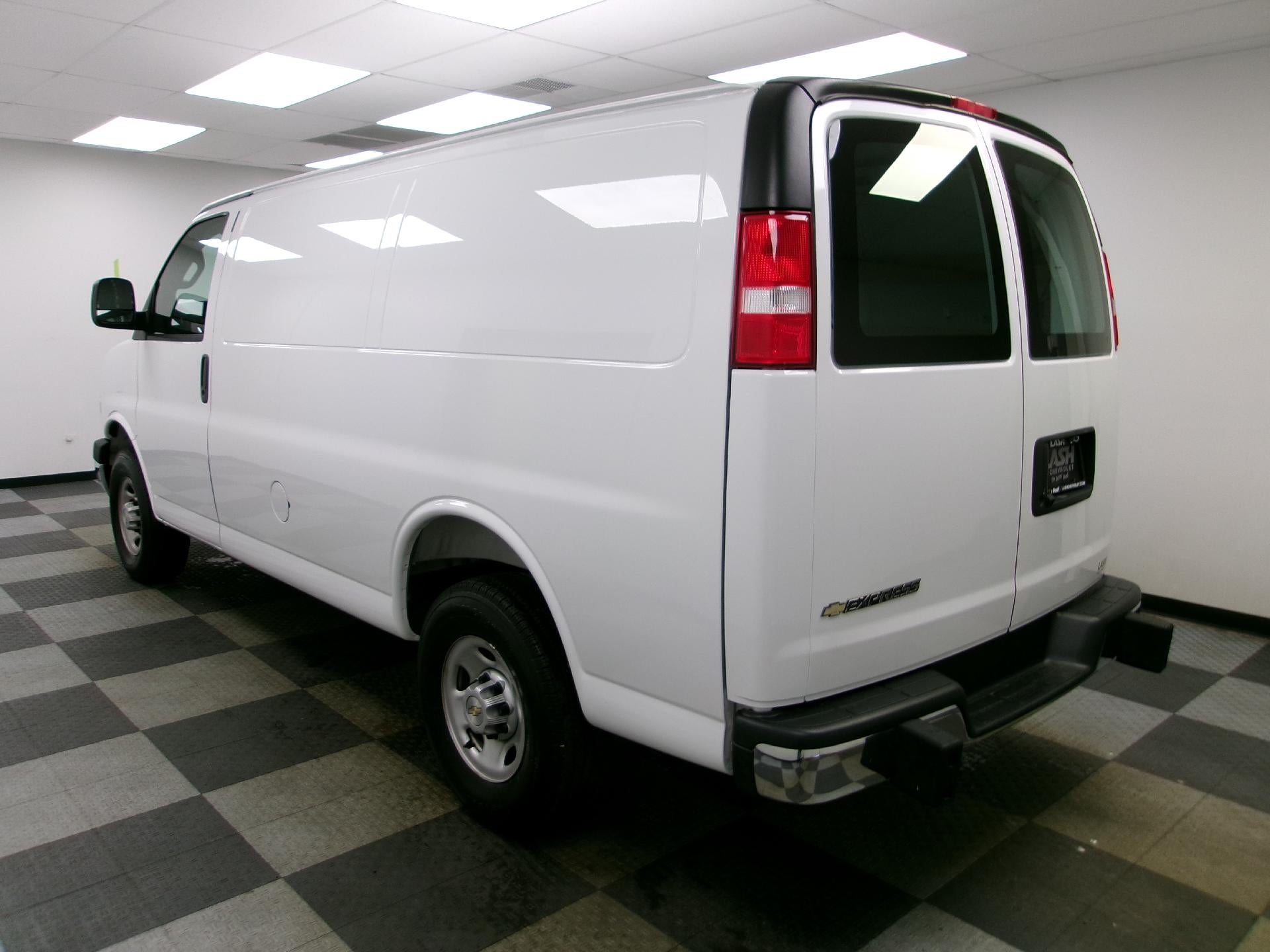 2025 Chevrolet Express Cargo 2500 Regular Wheelbase Rear-Wheel Drive