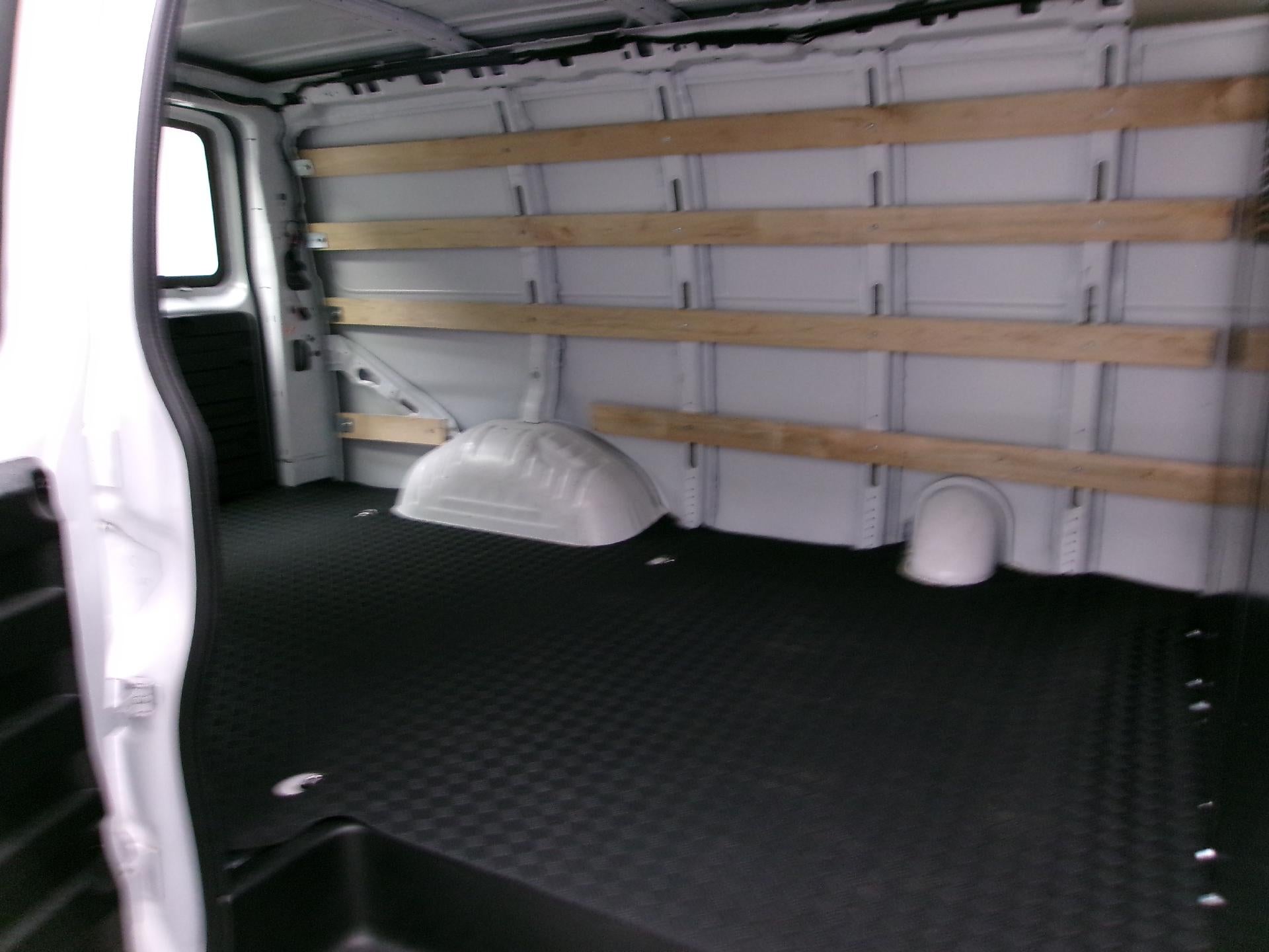 2025 Chevrolet Express Cargo 2500 Regular Wheelbase Rear-Wheel Drive