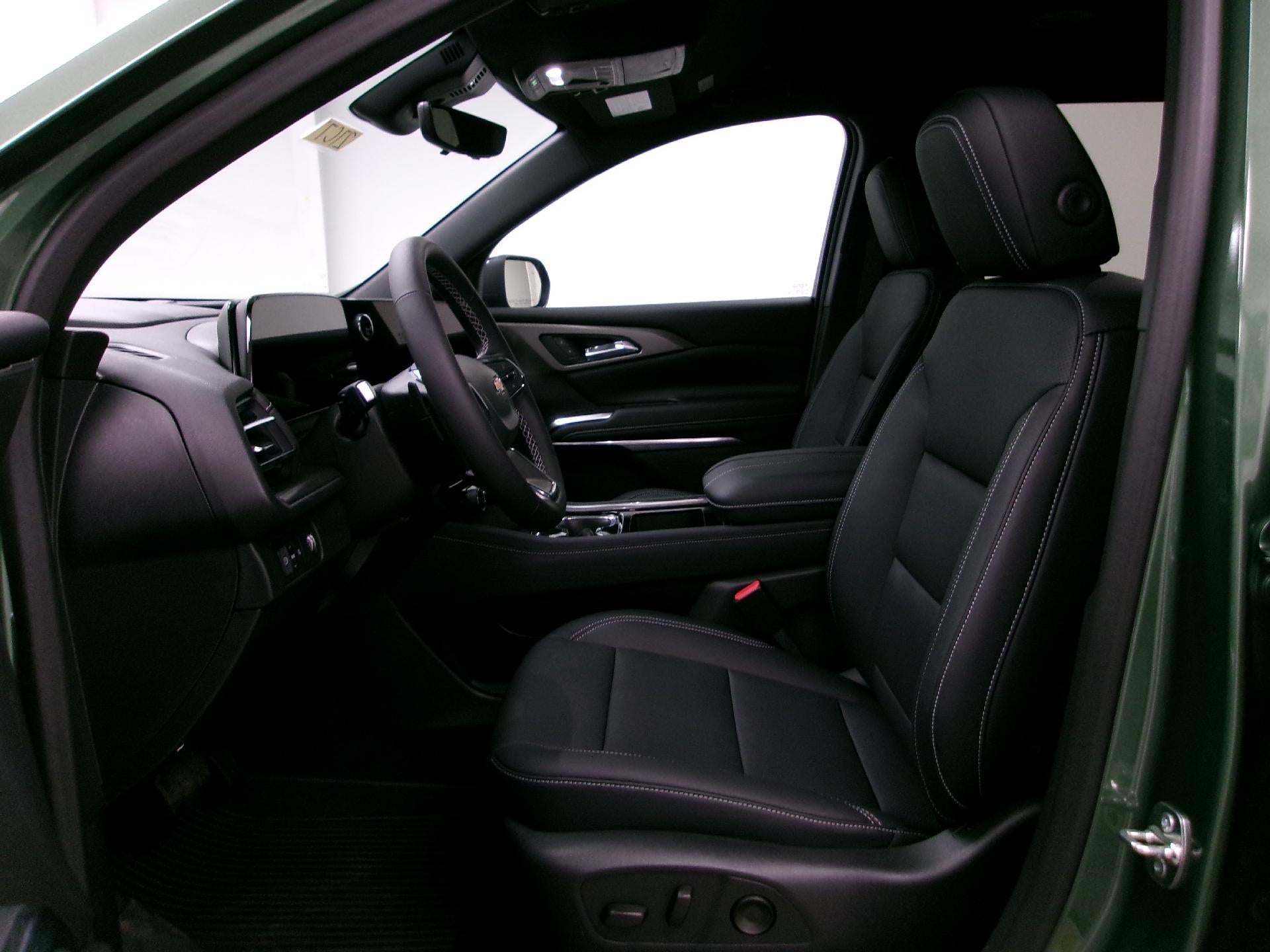 2027 Chevrolet Traverse LT w/1LT