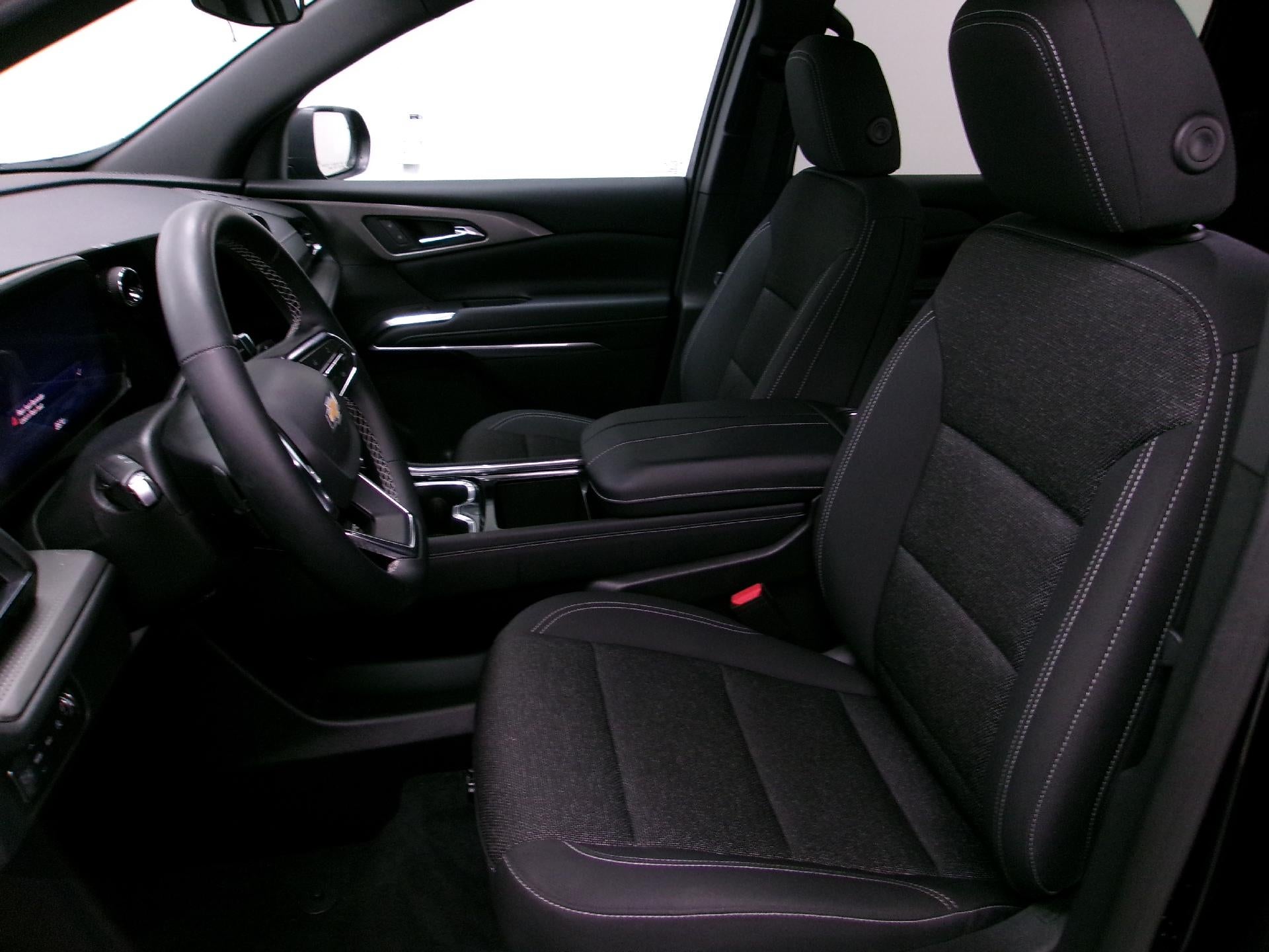 2025 Chevrolet Traverse LT w/2LT