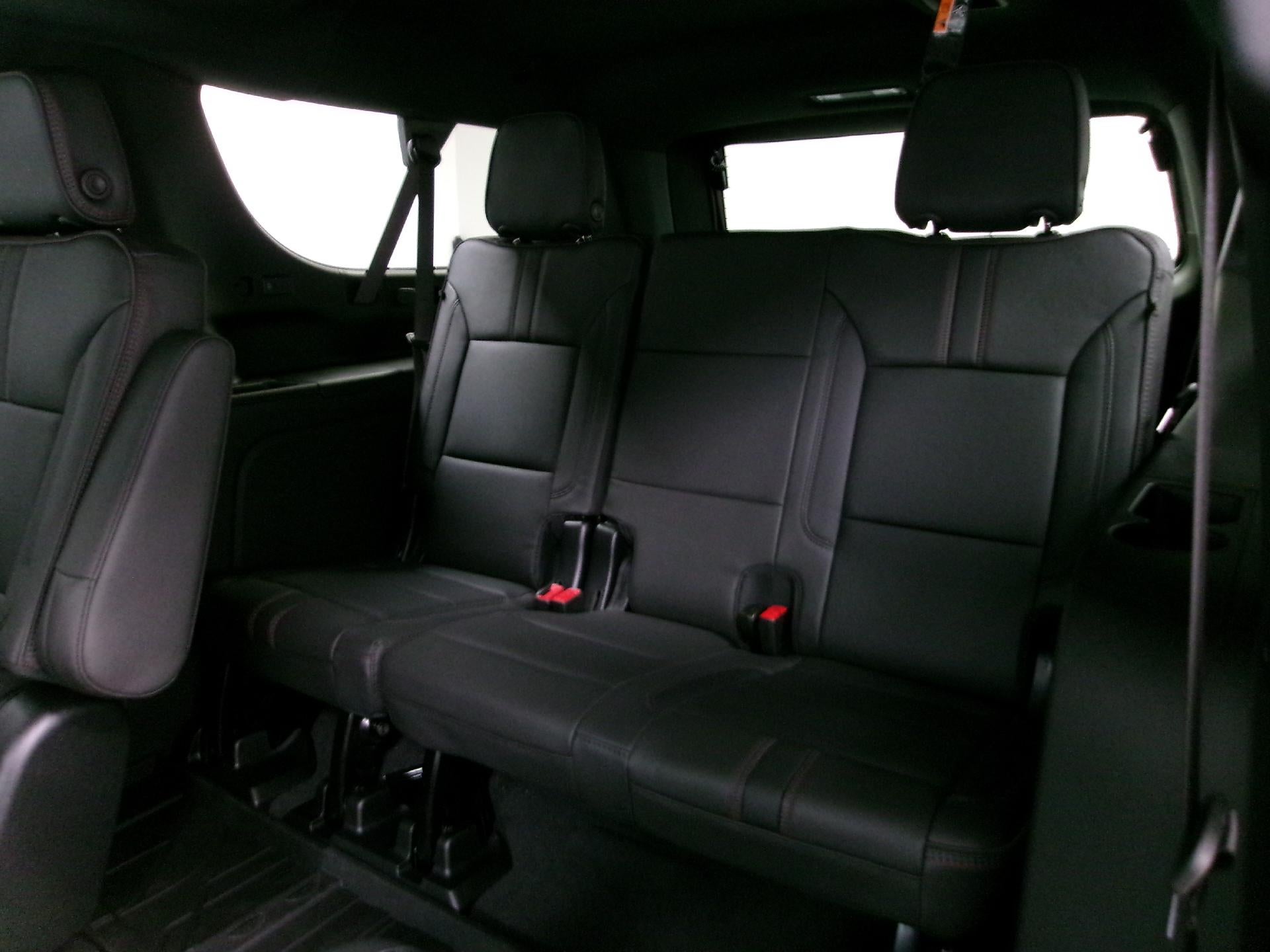 2026 Chevrolet Suburban 4WD RST