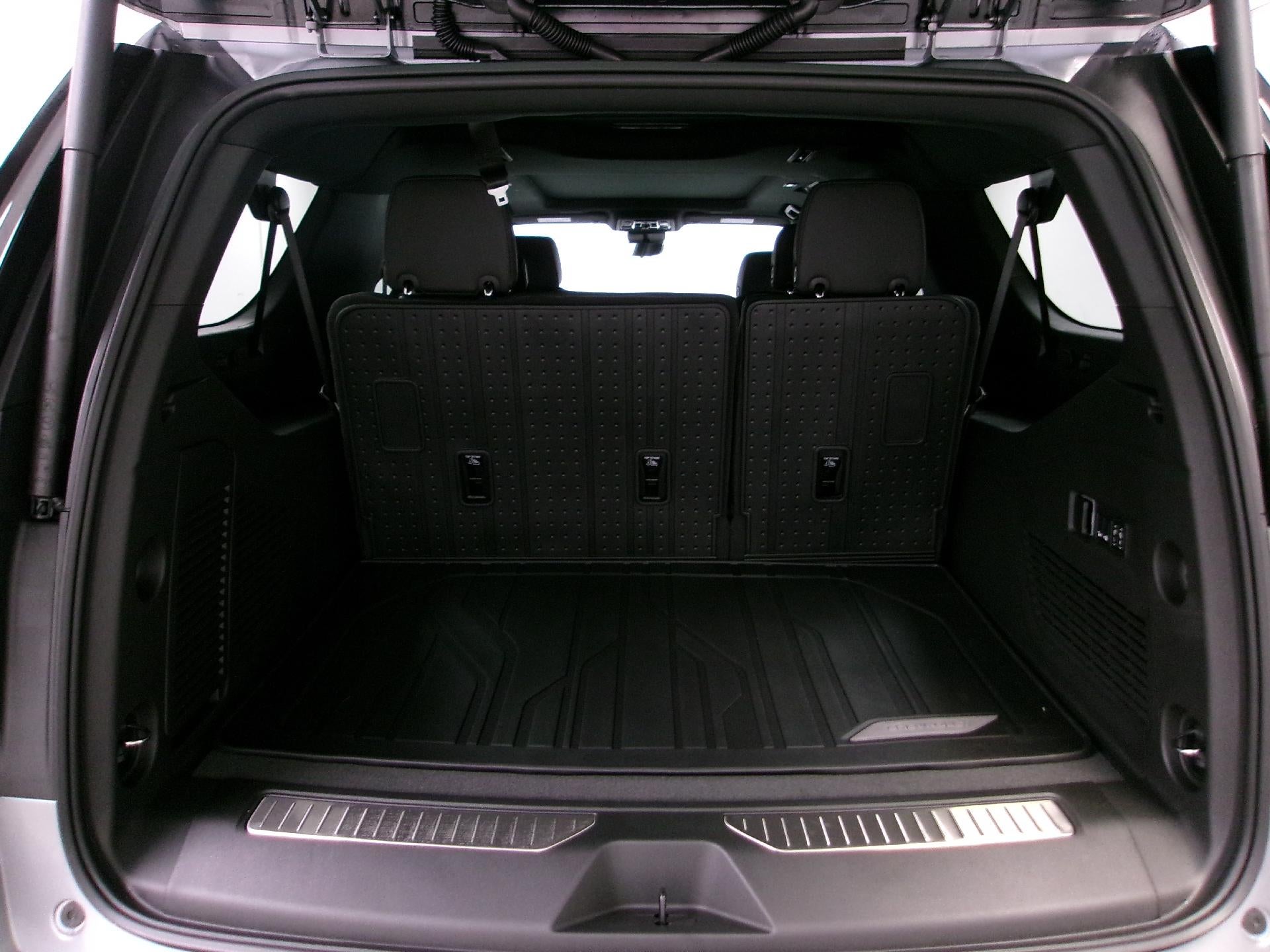 2026 Chevrolet Suburban 4WD RST