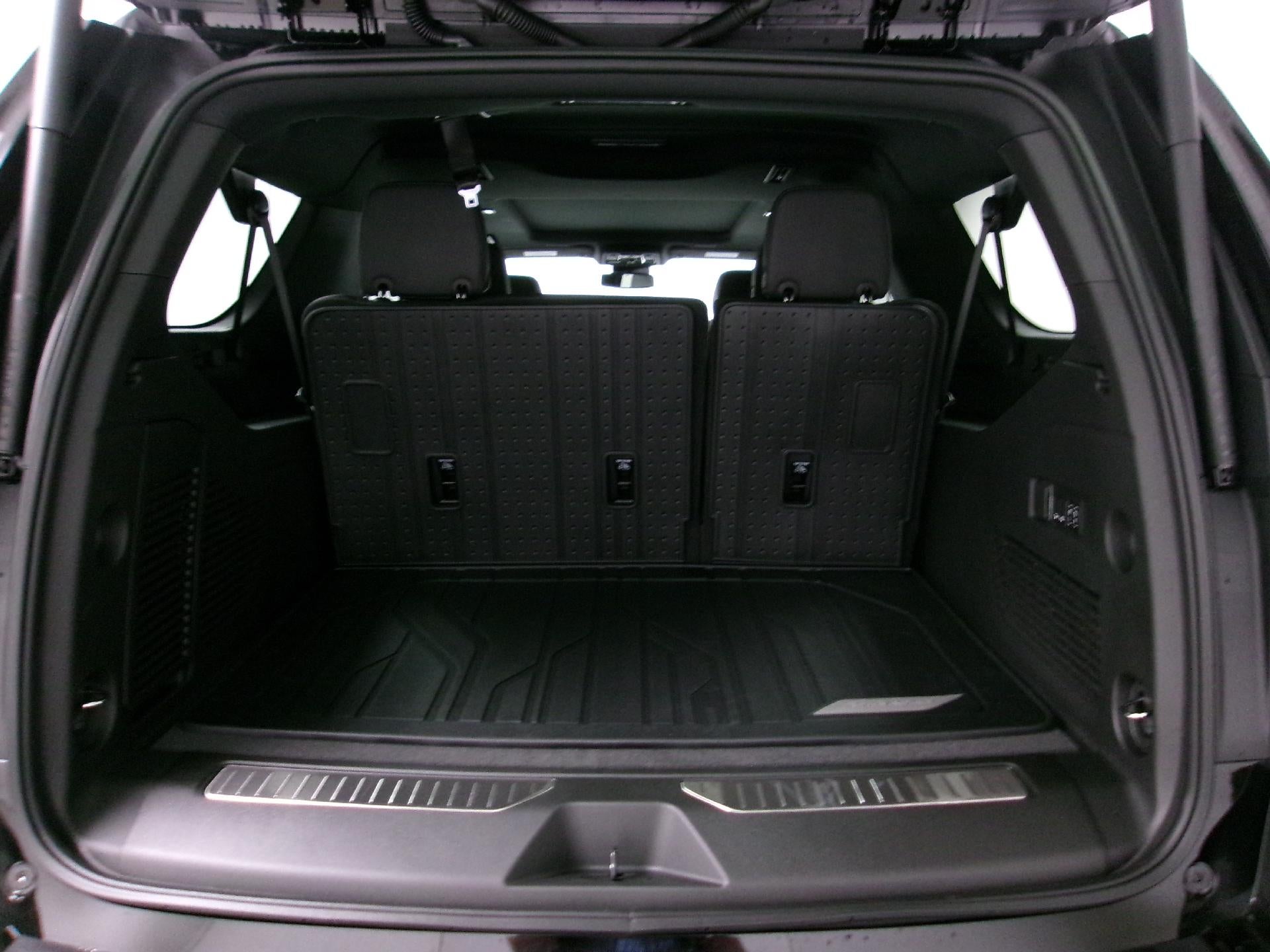 2026 Chevrolet Suburban 4WD Premier