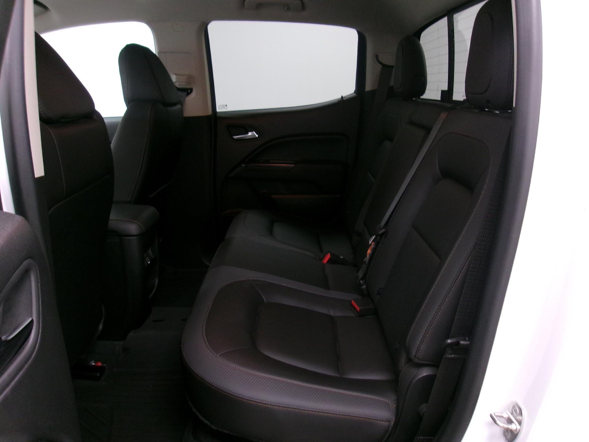 2021 GMC Canyon Crew Cab Short Box 4-Wheel Drive AT4 w/Leather