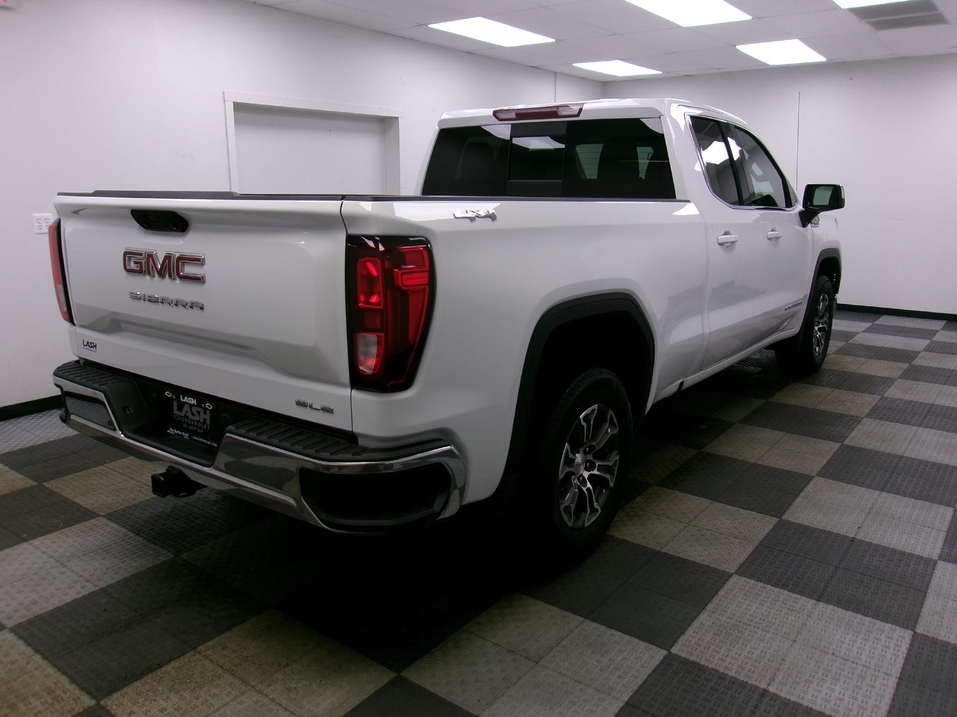 2023 GMC Sierra 1500 Double Cab Standard Box 4-Wheel Drive SLE