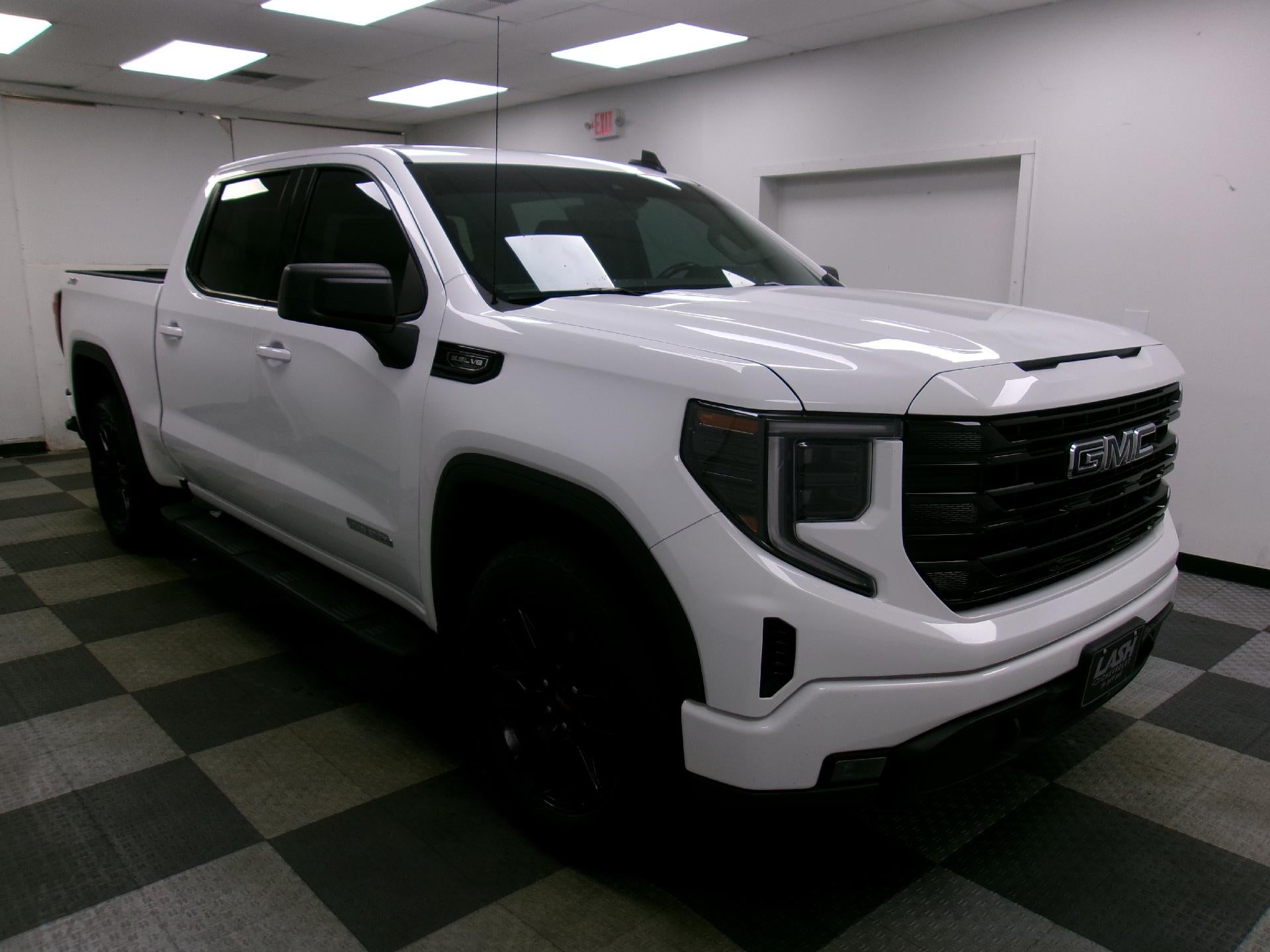 2023 GMC Sierra 1500 Crew Cab Short Box 4-Wheel Drive Elevation 3SB