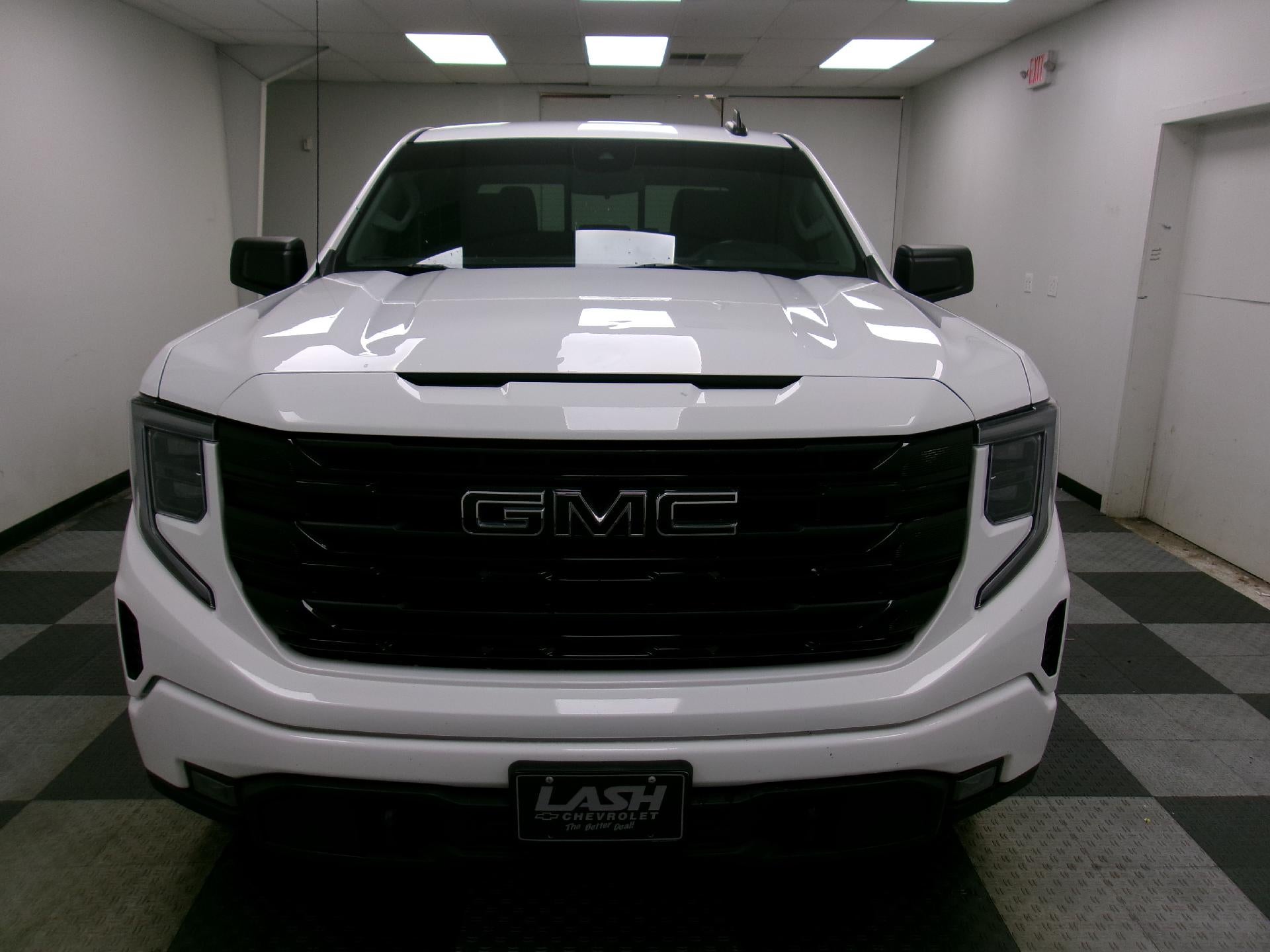 2023 GMC Sierra 1500 Crew Cab Short Box 4-Wheel Drive Elevation 3SB