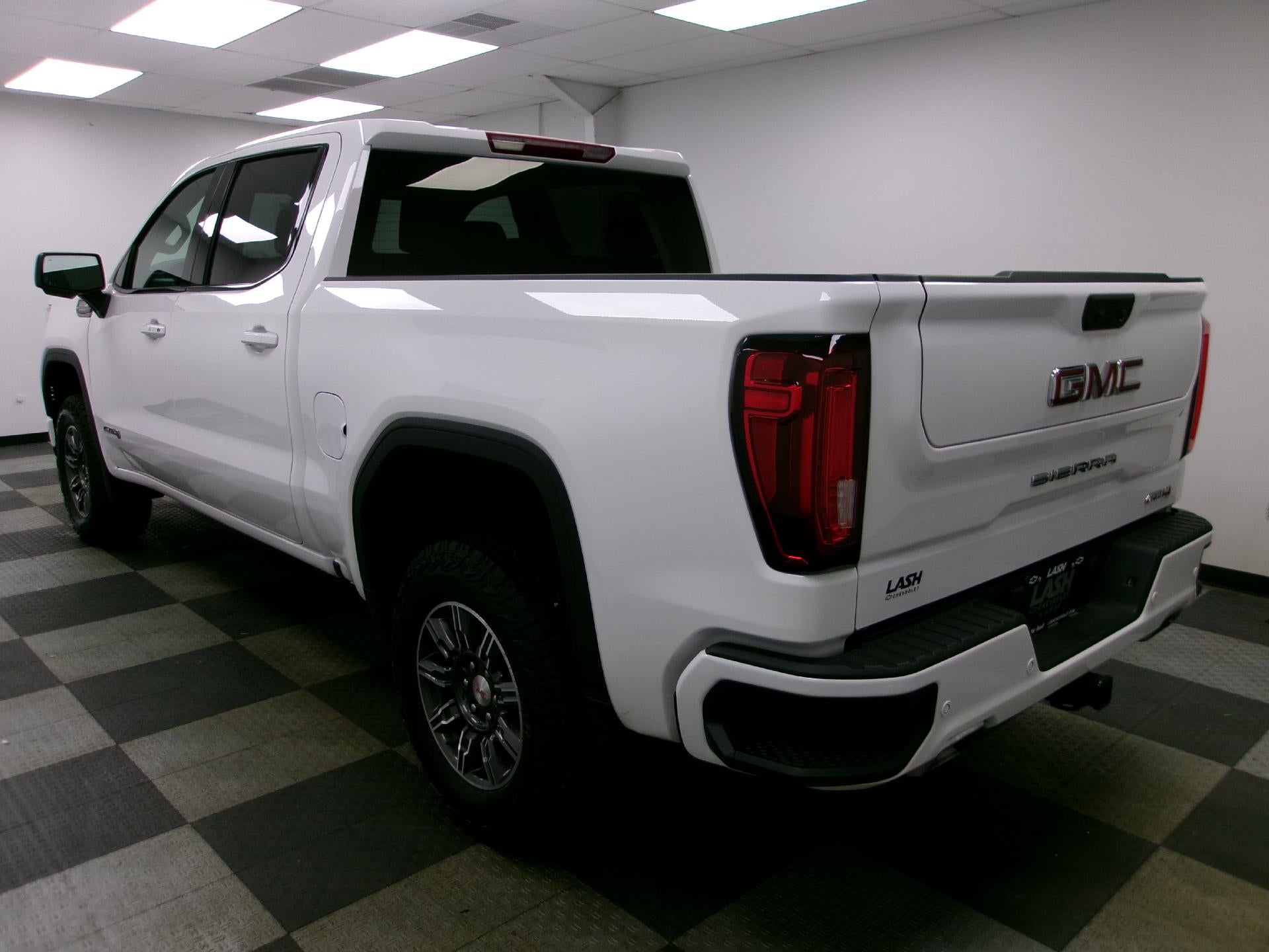 2025 GMC Sierra 1500 Crew Cab Short Box 4-Wheel Drive AT4