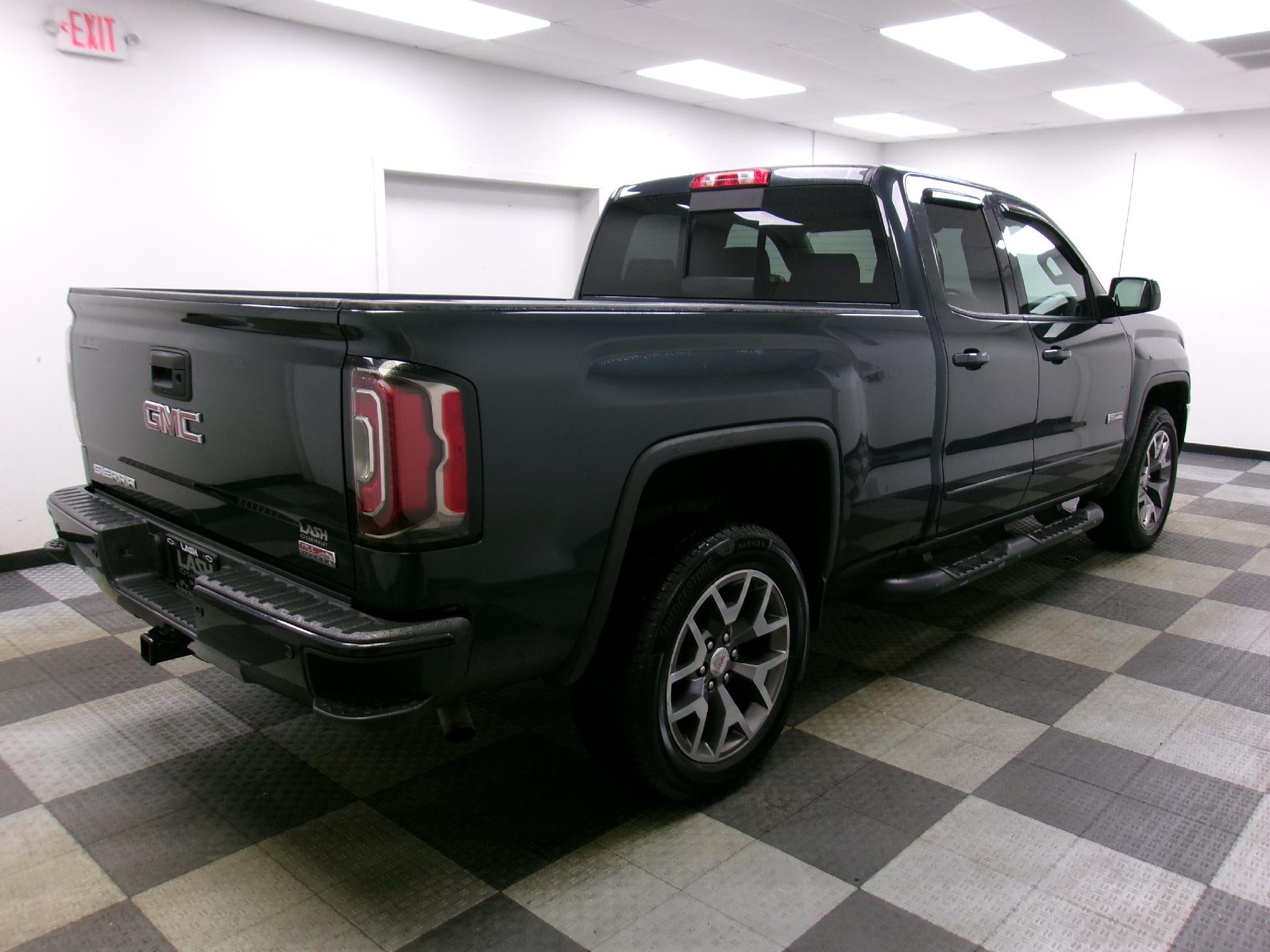 2017 GMC Sierra 1500 Double Cab Standard Box 4-Wheel Drive SLT