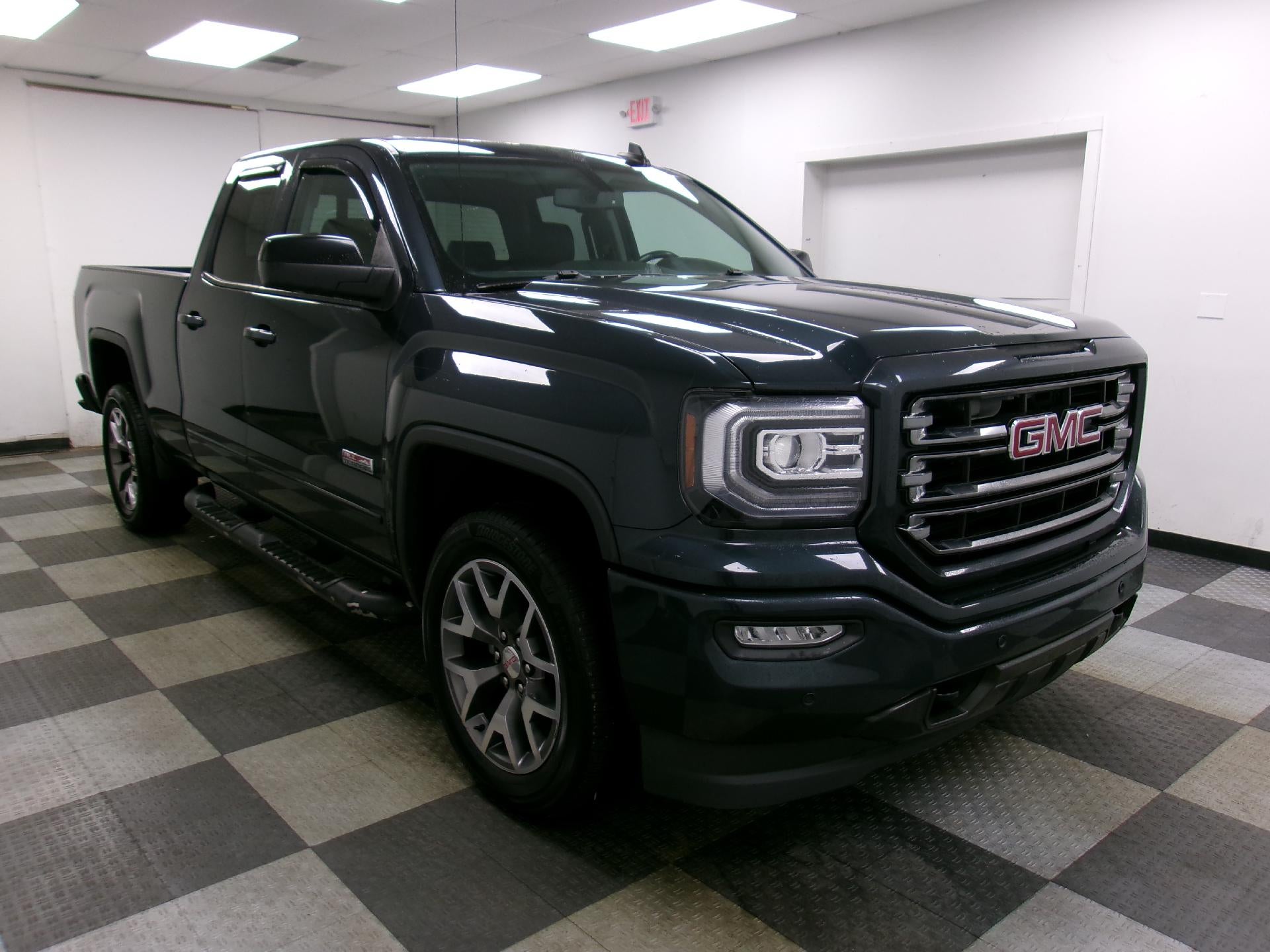 2017 GMC Sierra 1500 Double Cab Standard Box 4-Wheel Drive SLT