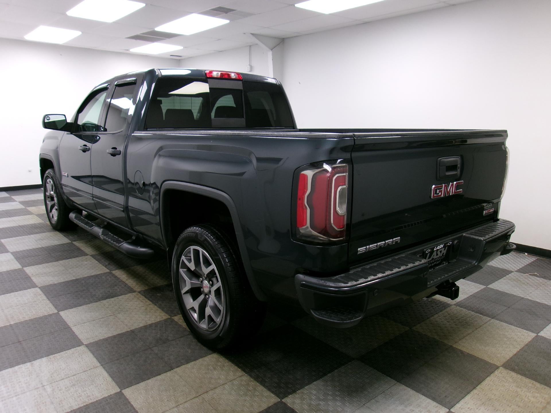 2017 GMC Sierra 1500 Double Cab Standard Box 4-Wheel Drive SLT