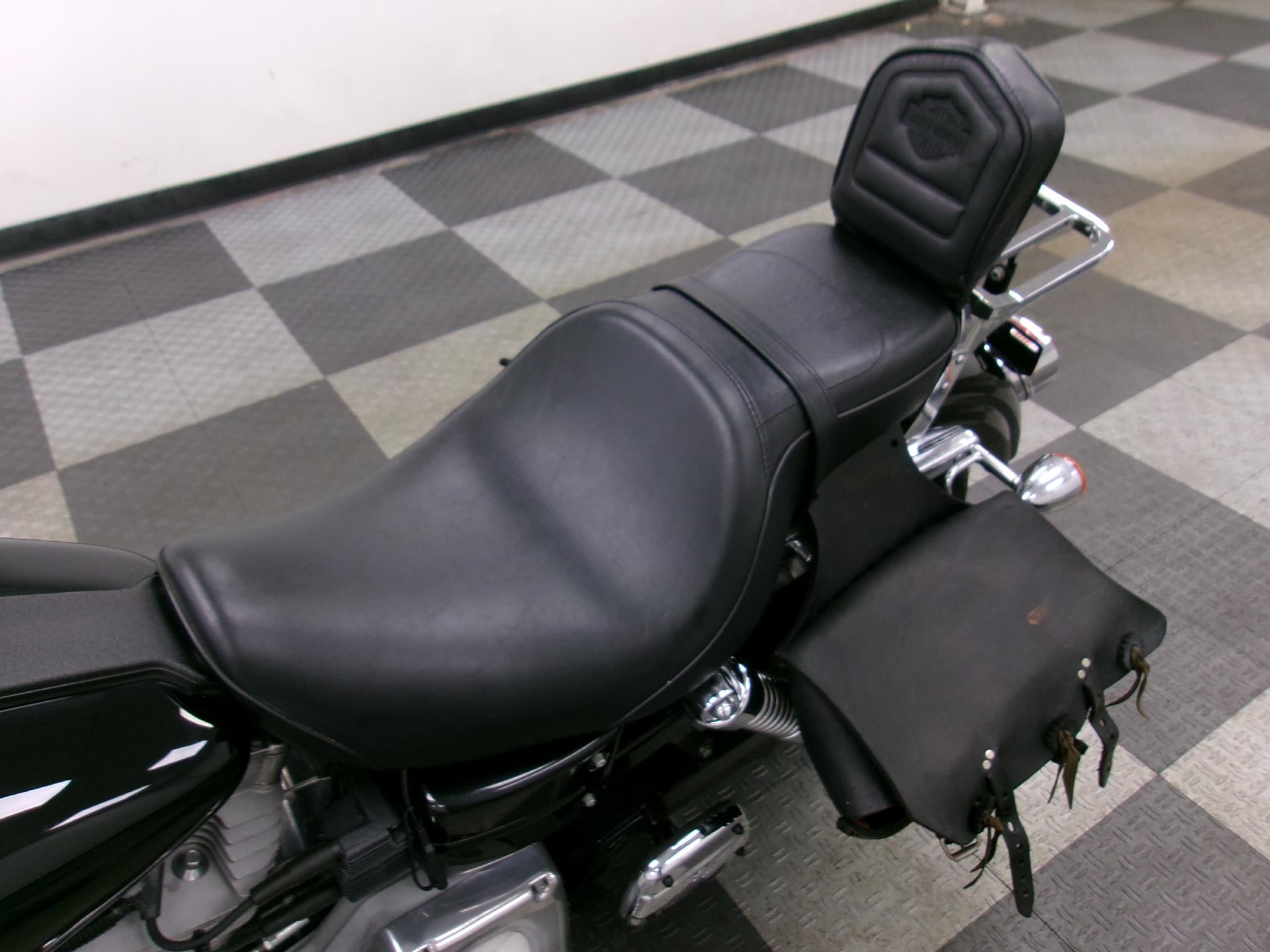 2004 HARLEY DAVIDSON DYNA SUPER GLIDE Base