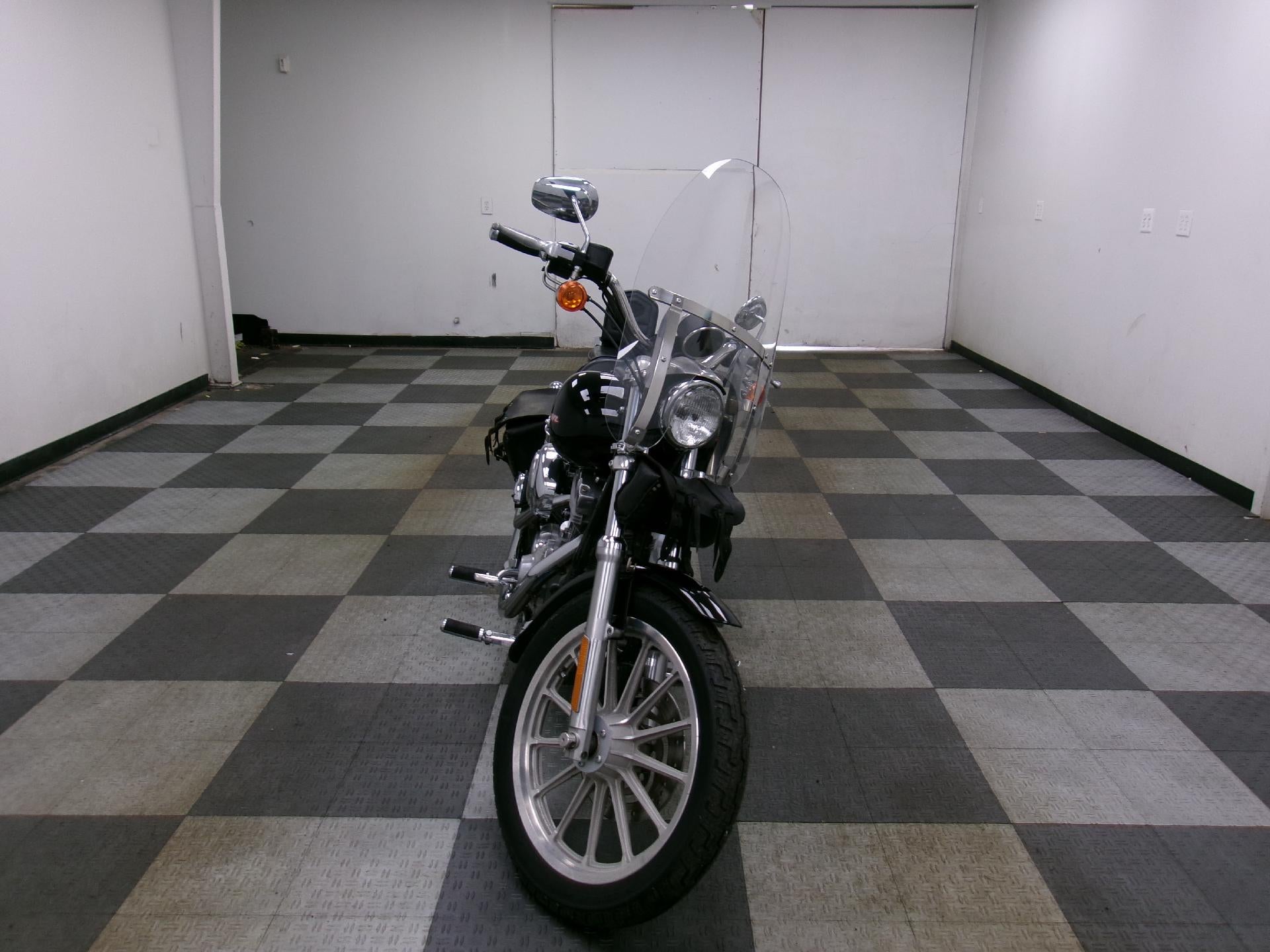2004 HARLEY DAVIDSON DYNA SUPER GLIDE Base