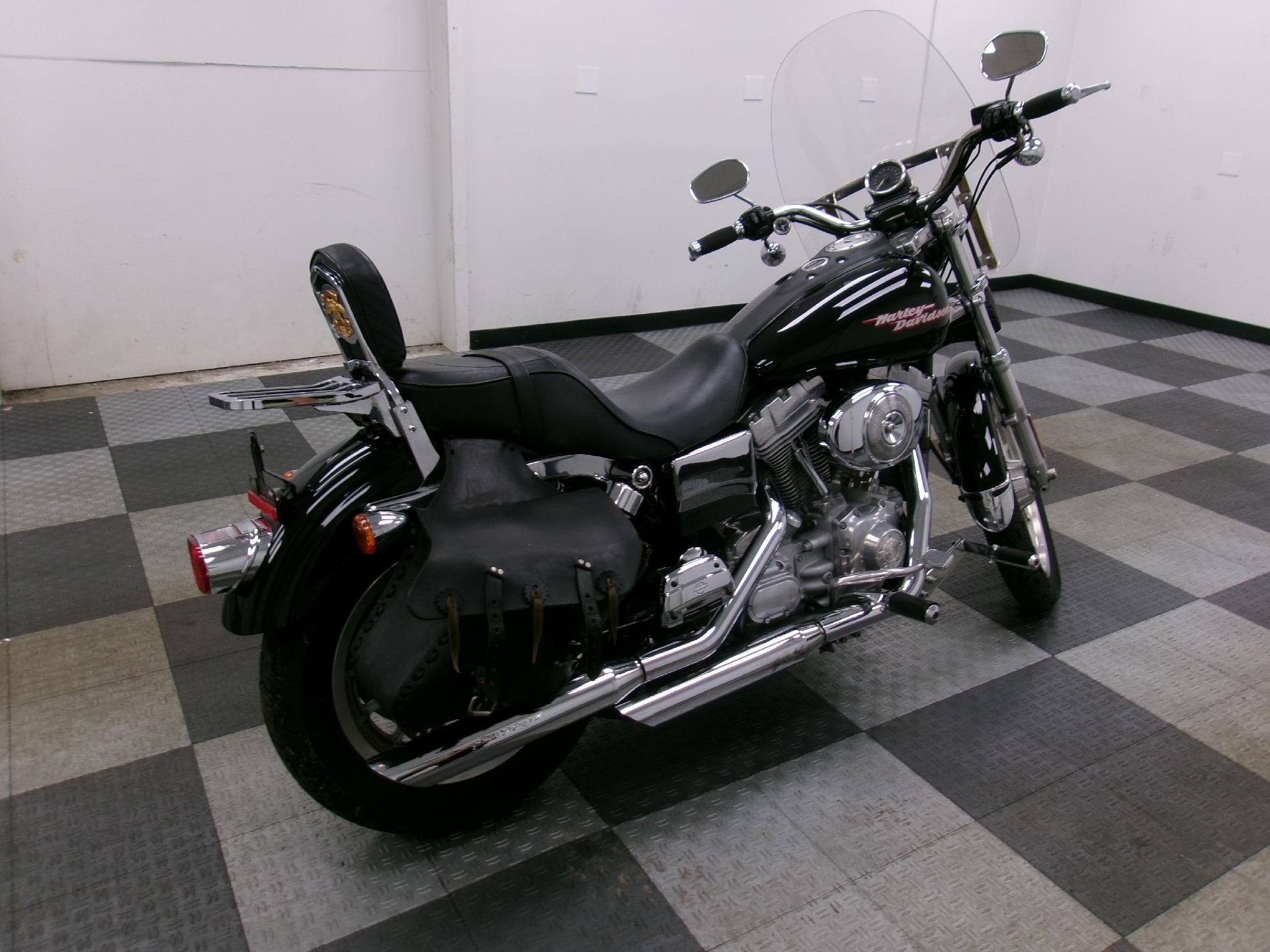 2004 HARLEY DAVIDSON DYNA SUPER GLIDE Base