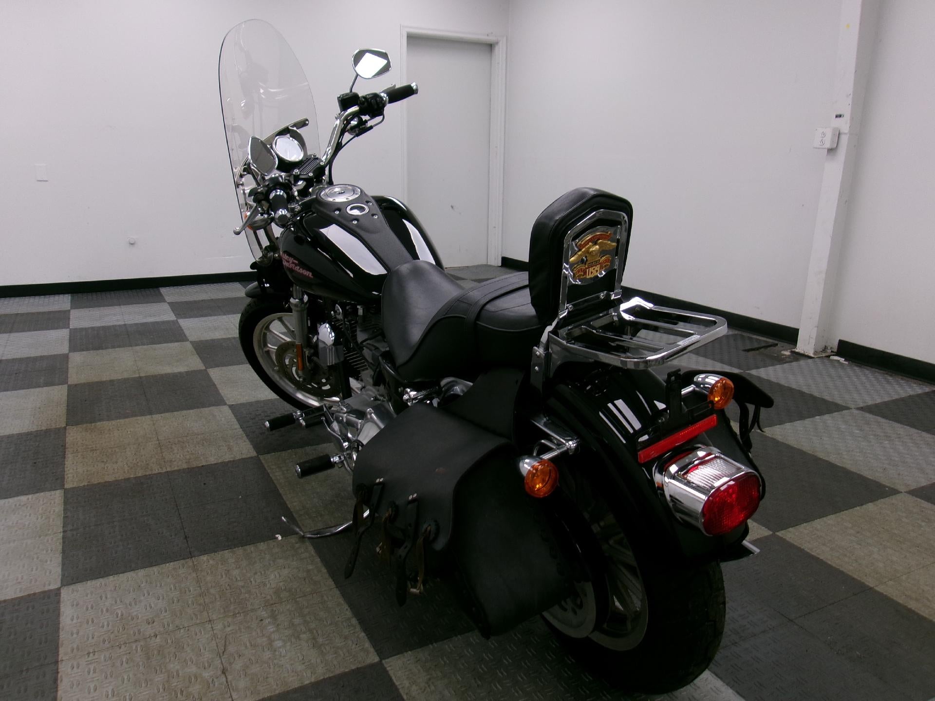 2004 HARLEY DAVIDSON DYNA SUPER GLIDE Base
