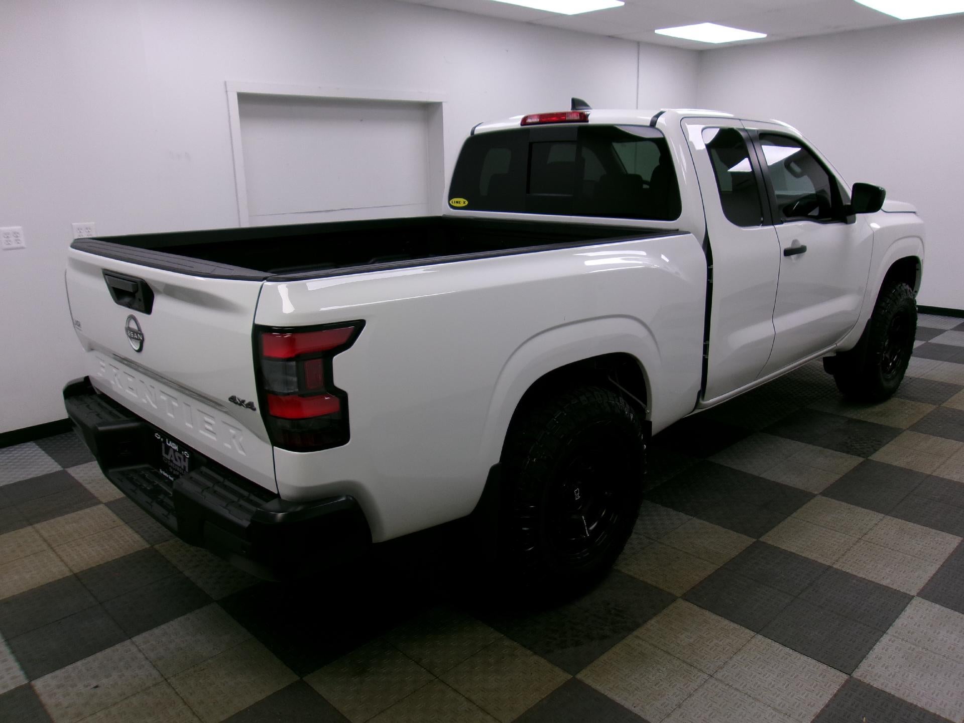 2025 Nissan Frontier King Cab 4x4 S