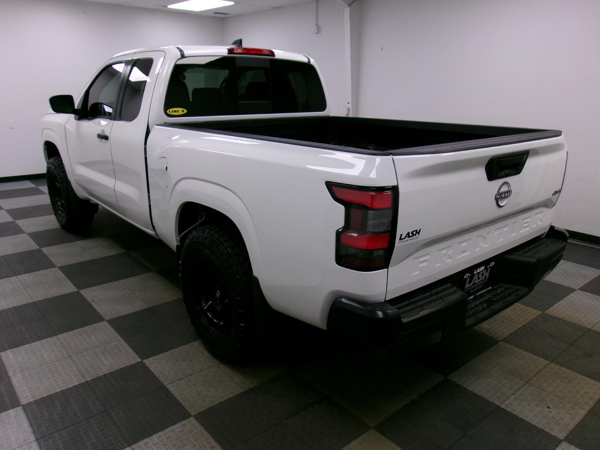 2025 Nissan Frontier King Cab 4x4 S