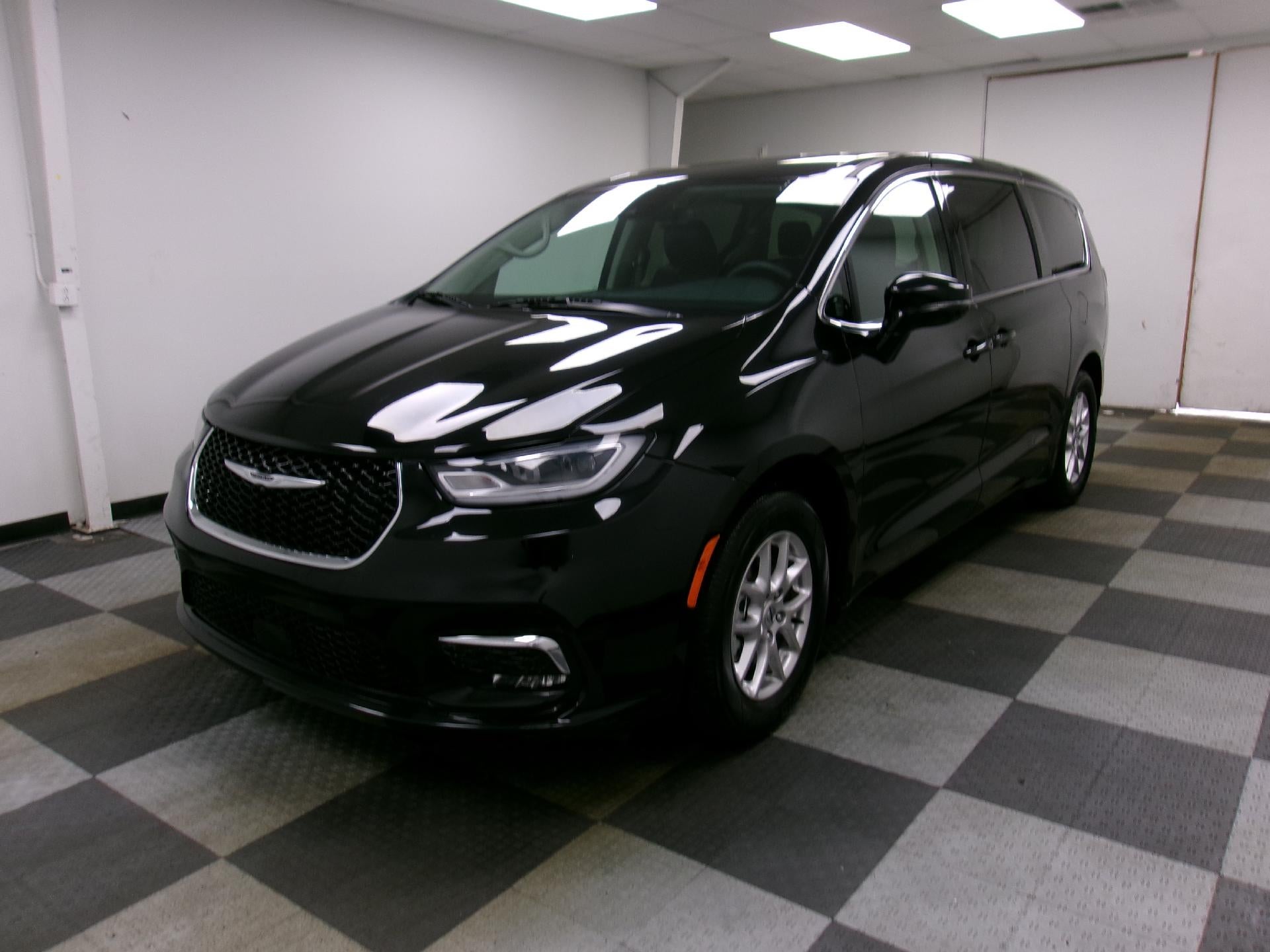 2024 Chrysler Pacifica Touring L FWD