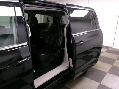 2024 Chrysler Pacifica Touring L FWD