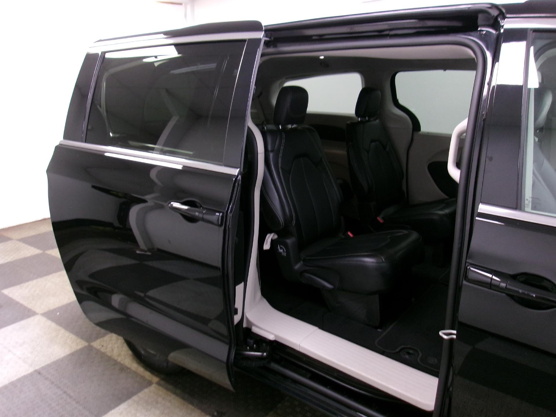2024 Chrysler Pacifica Touring L FWD