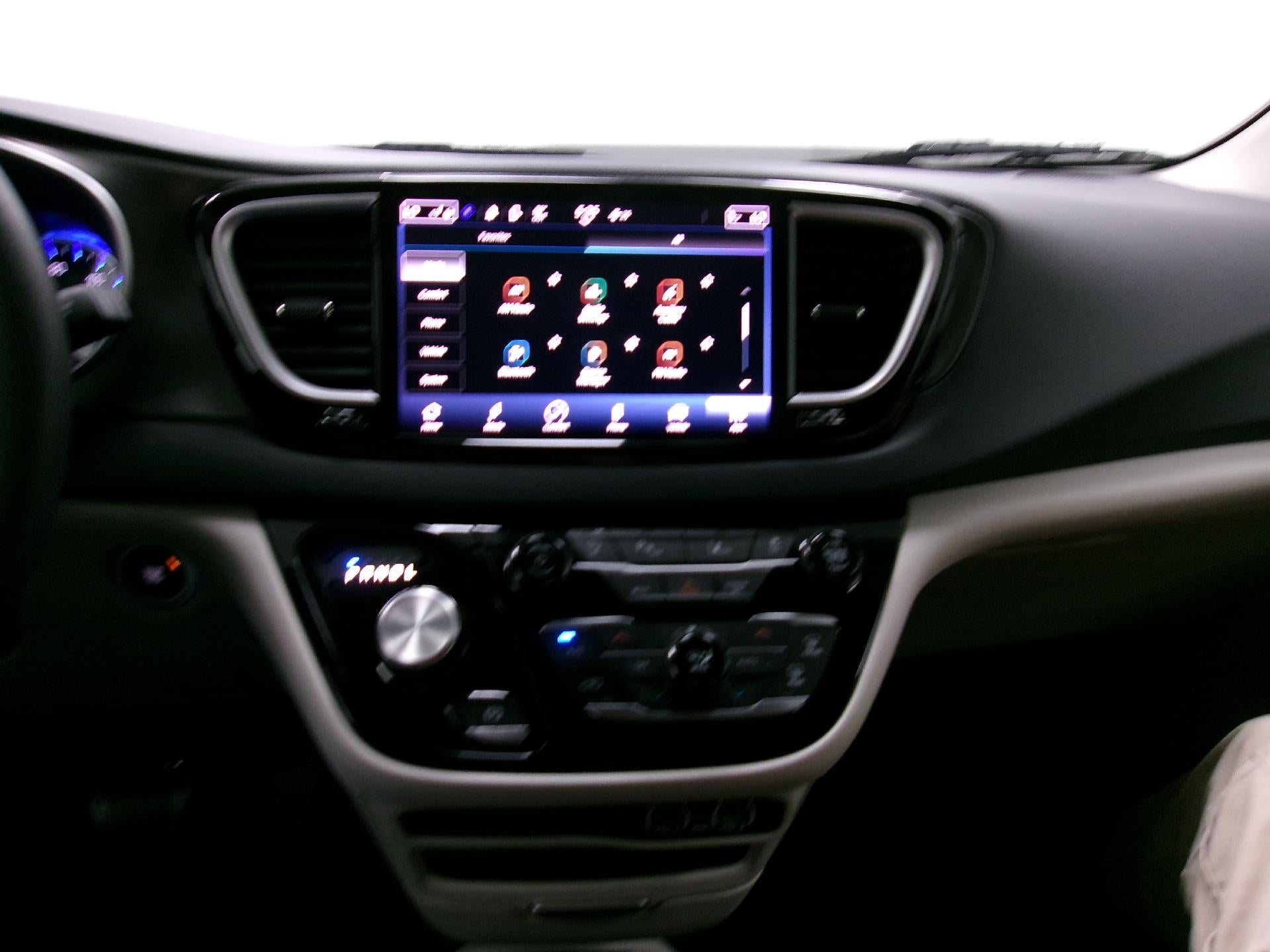 2024 Chrysler Pacifica Touring L FWD