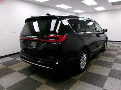 2024 Chrysler Pacifica Touring L FWD