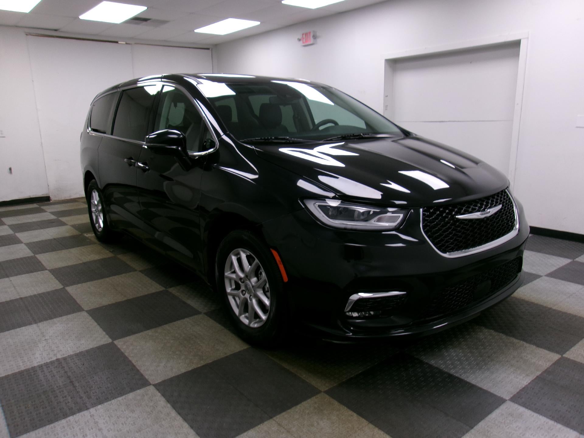 2024 Chrysler Pacifica Touring L FWD
